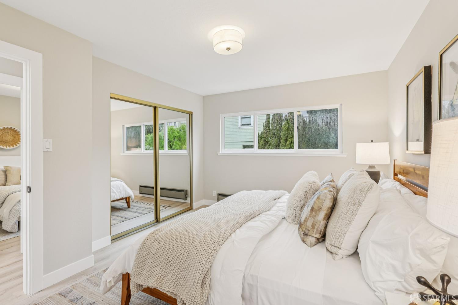 Detail Gallery Image 19 of 29 For 159 Carl St #3,  San Francisco,  CA 94117 - 3 Beds | 2 Baths