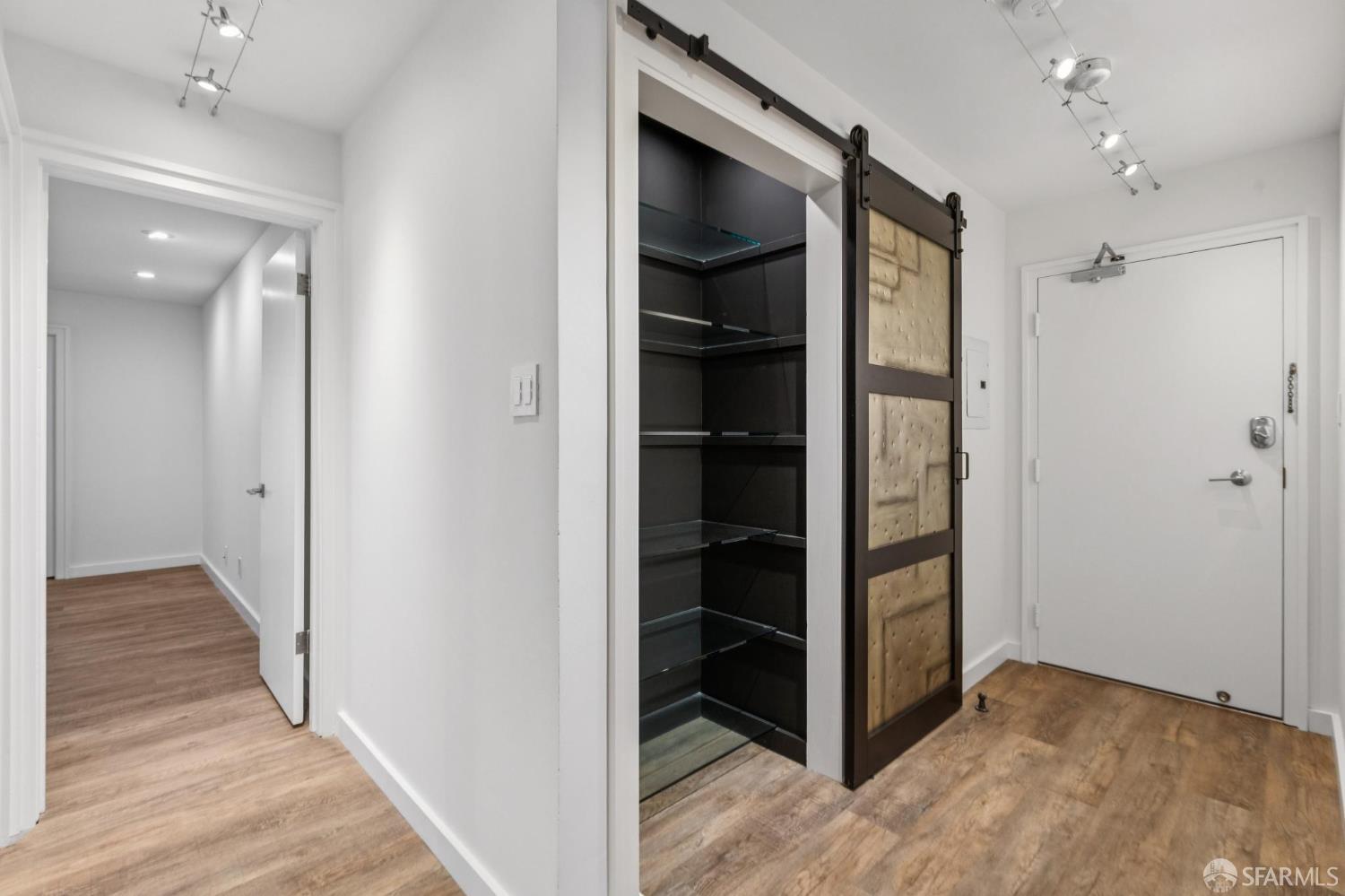 Detail Gallery Image 25 of 42 For 1831 Grant Ave #102,  San Francisco,  CA 94133 - 1 Beds | 1 Baths