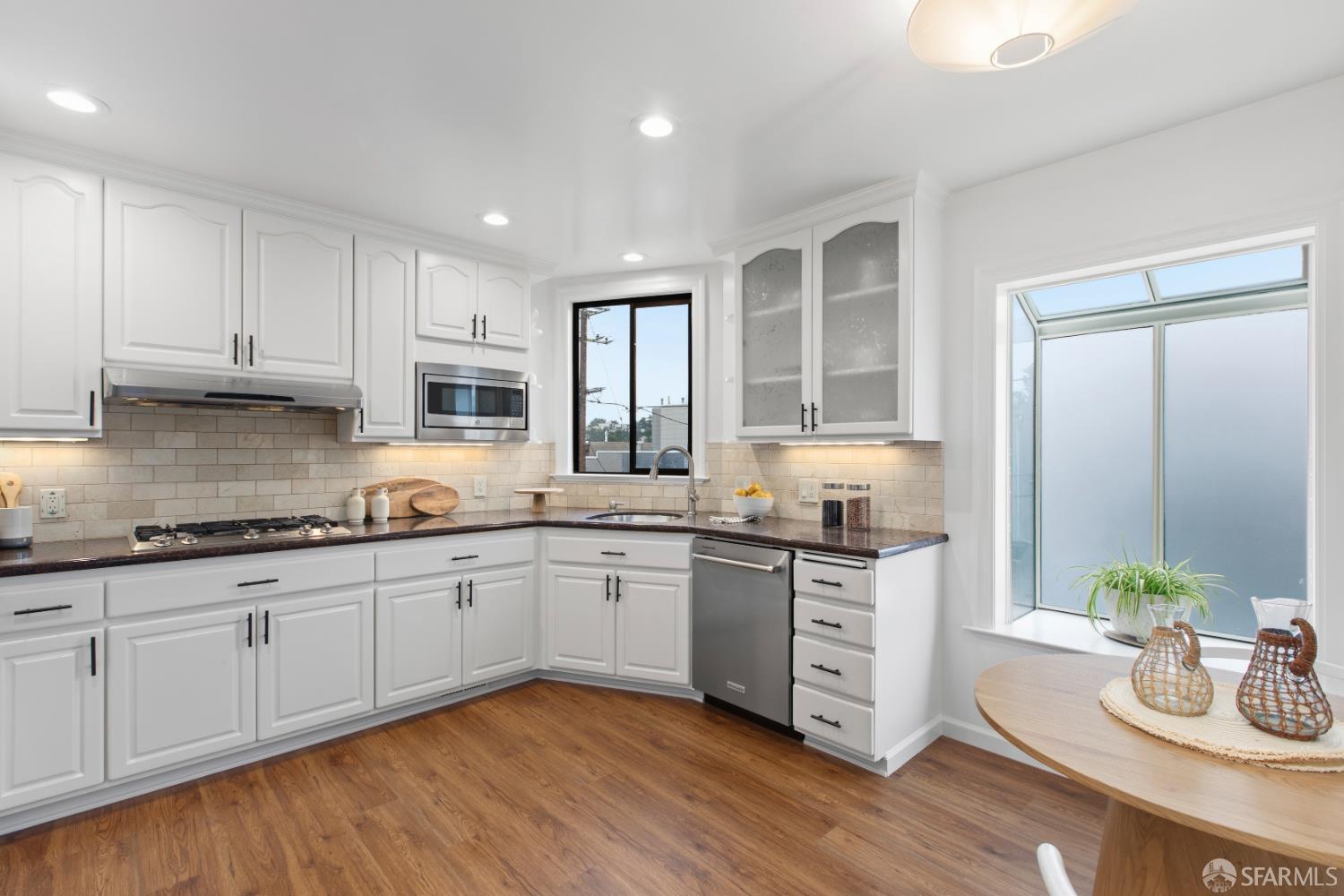 Detail Gallery Image 17 of 86 For 100 Encline Ct, San Francisco,  CA 94127 - 3 Beds | 2 Baths