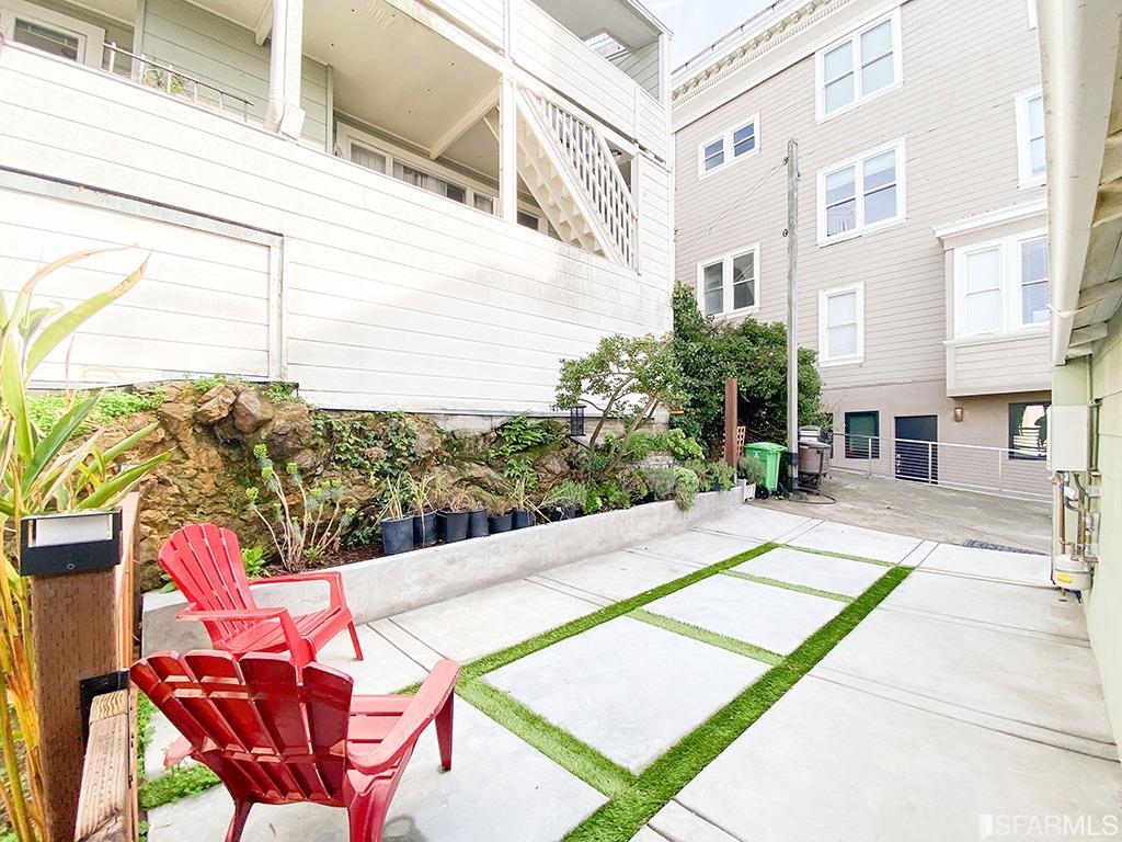 Detail Gallery Image 24 of 28 For 1943 Stockton St, San Francisco,  CA 94133 - 2 Beds | 1 Baths