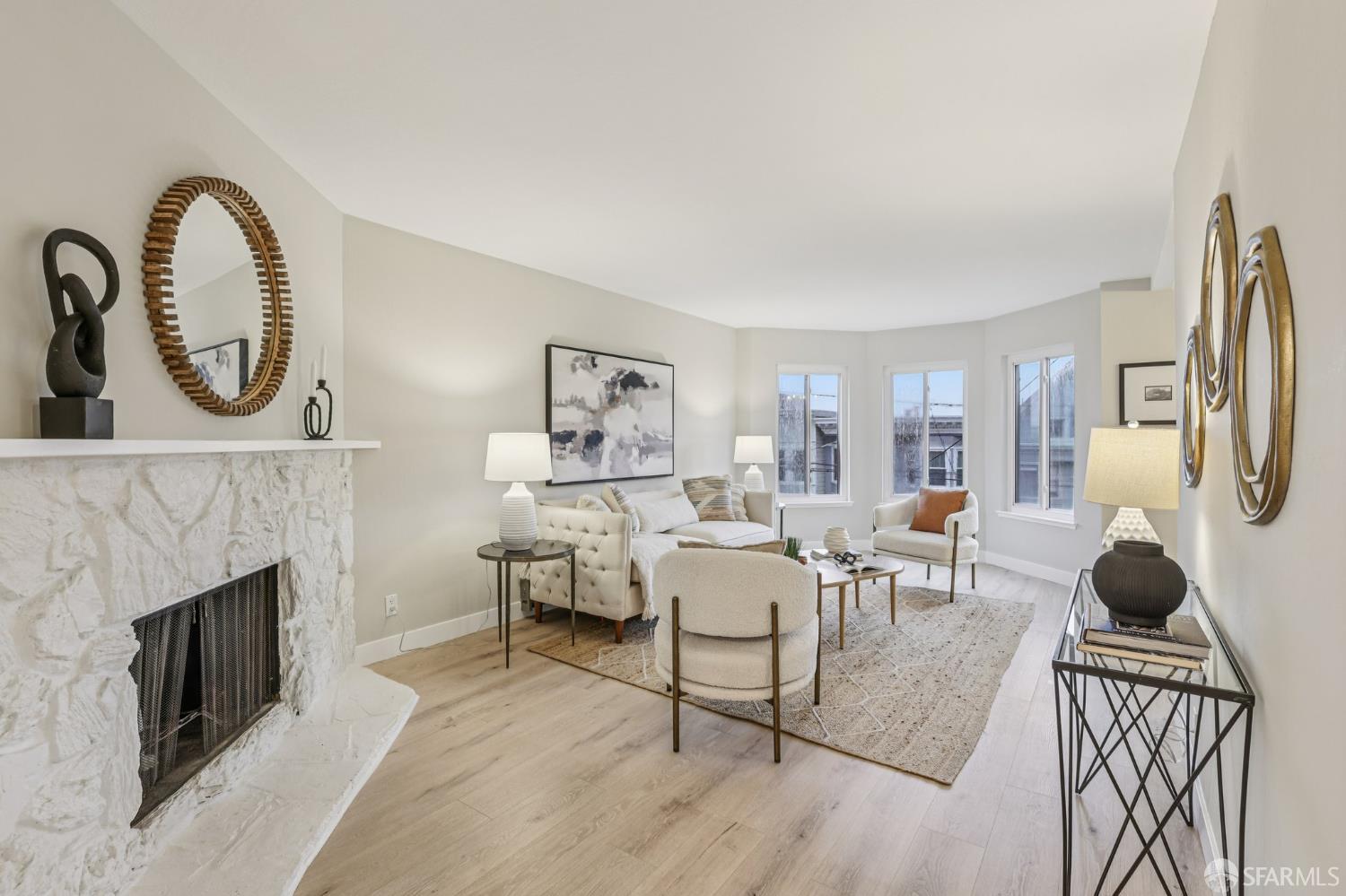 Detail Gallery Image 5 of 29 For 159 Carl St #3,  San Francisco,  CA 94117 - 3 Beds | 2 Baths