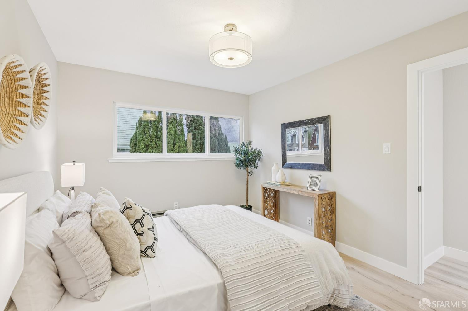 Detail Gallery Image 17 of 29 For 159 Carl St #3,  San Francisco,  CA 94117 - 3 Beds | 2 Baths