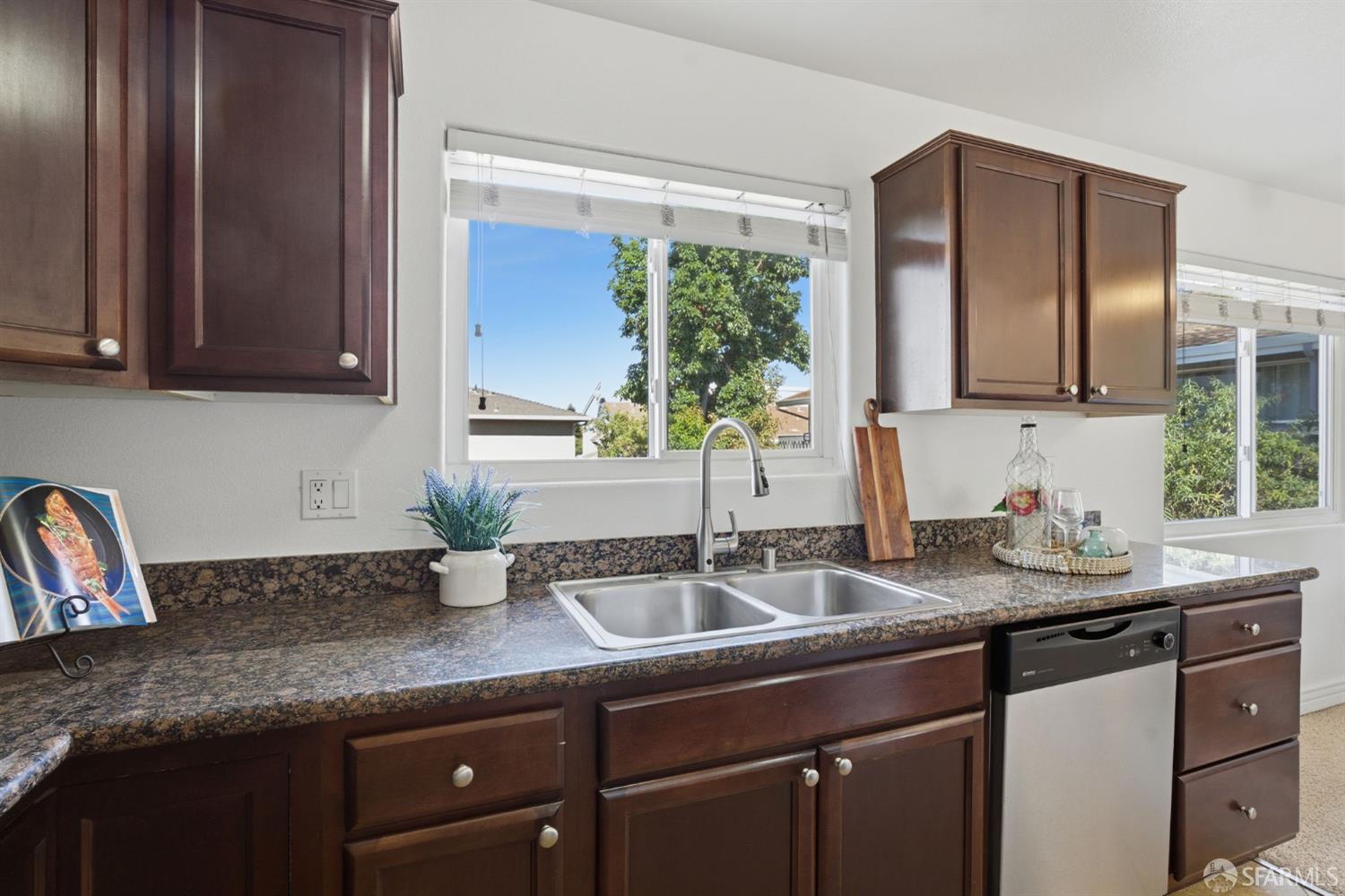 Detail Gallery Image 12 of 67 For 4970 Cherry Ave #211,  San Jose,  CA 95118 - 2 Beds | 1/1 Baths