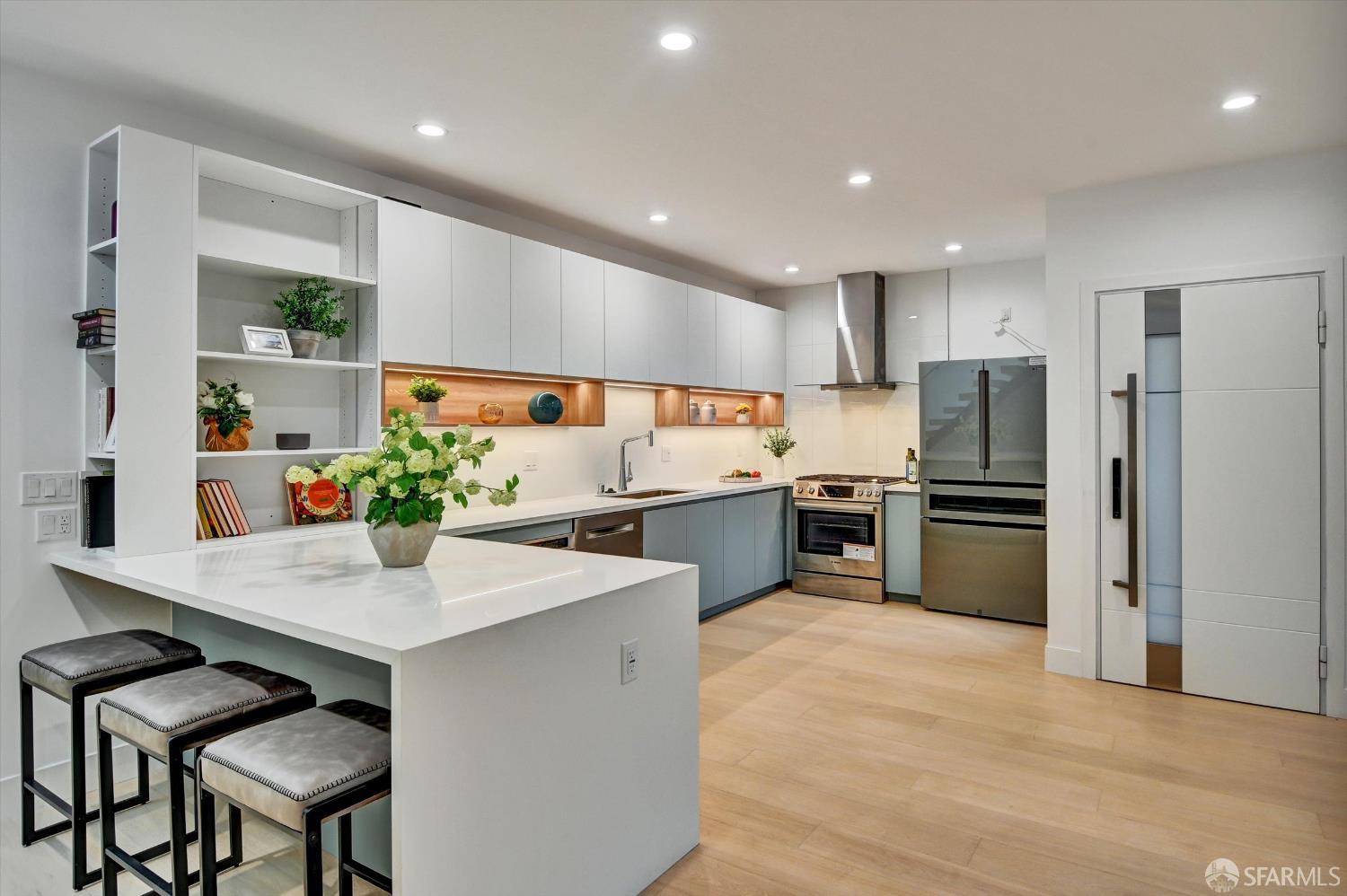 Detail Gallery Image 15 of 92 For 1815 18th Ave, San Francisco,  CA 94122 - 3 Beds | 3/1 Baths