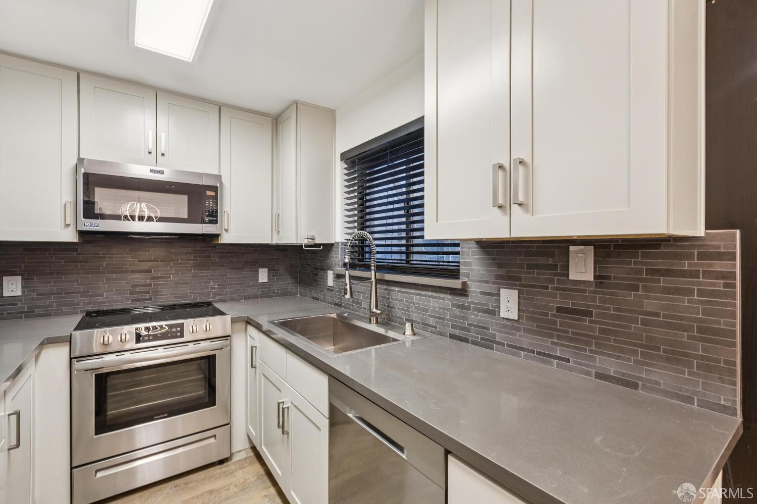 Detail Gallery Image 30 of 42 For 1831 Grant Ave #102,  San Francisco,  CA 94133 - 1 Beds | 1 Baths