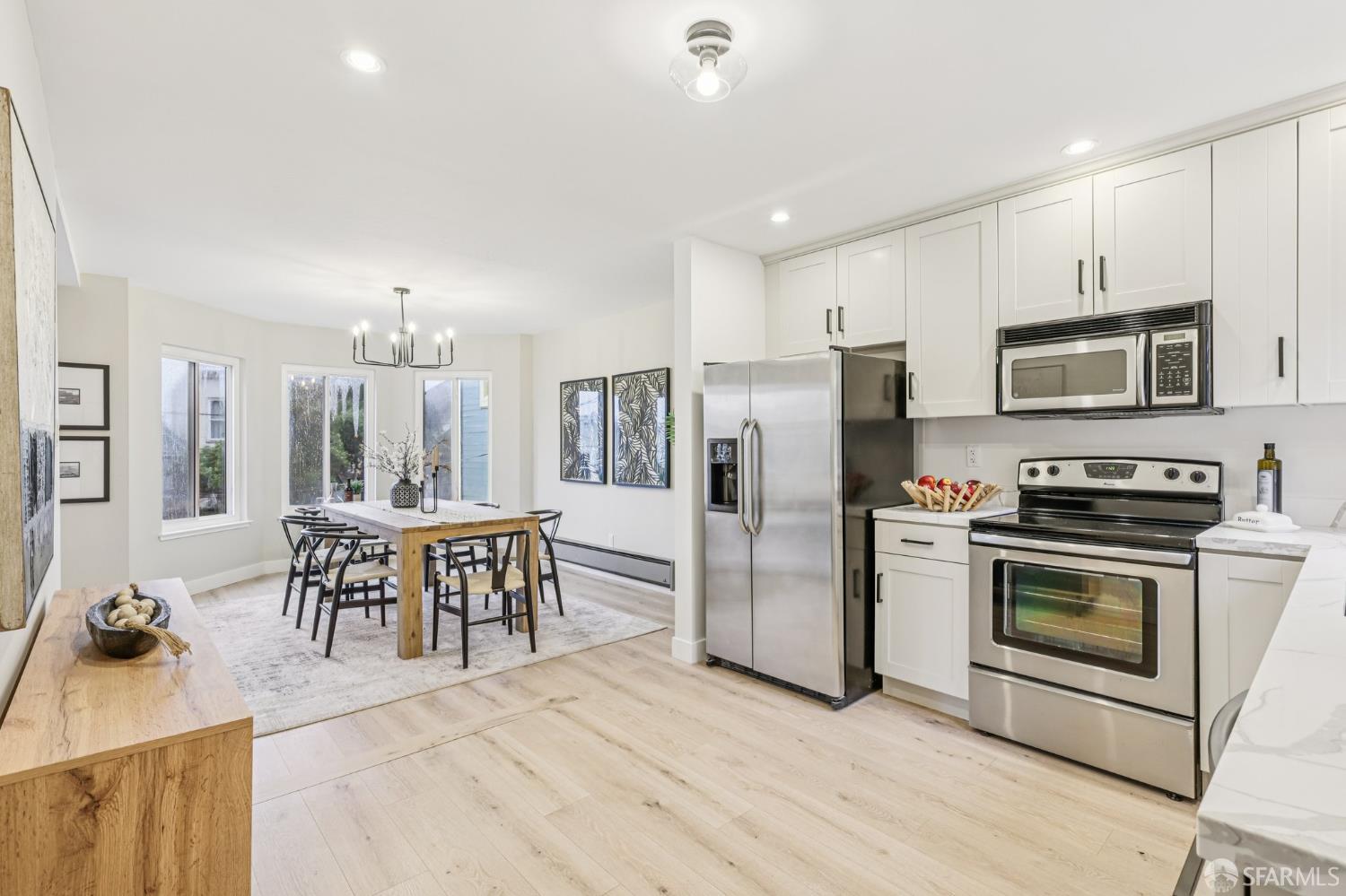 Detail Gallery Image 8 of 29 For 159 Carl St #3,  San Francisco,  CA 94117 - 3 Beds | 2 Baths