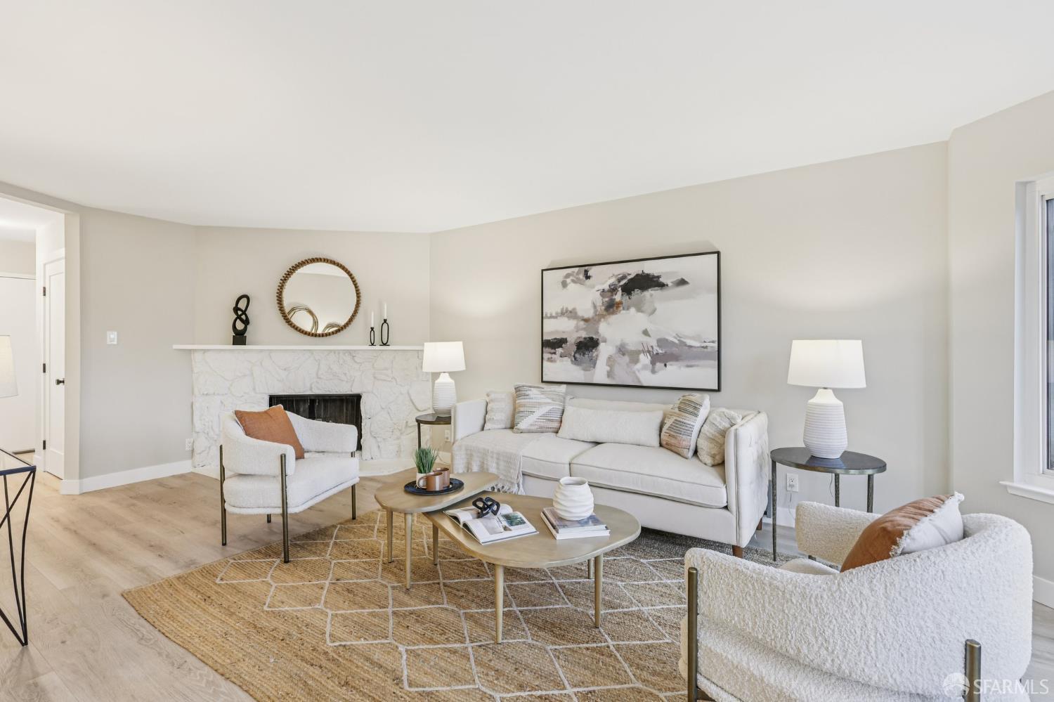 Detail Gallery Image 3 of 29 For 159 Carl St #3,  San Francisco,  CA 94117 - 3 Beds | 2 Baths