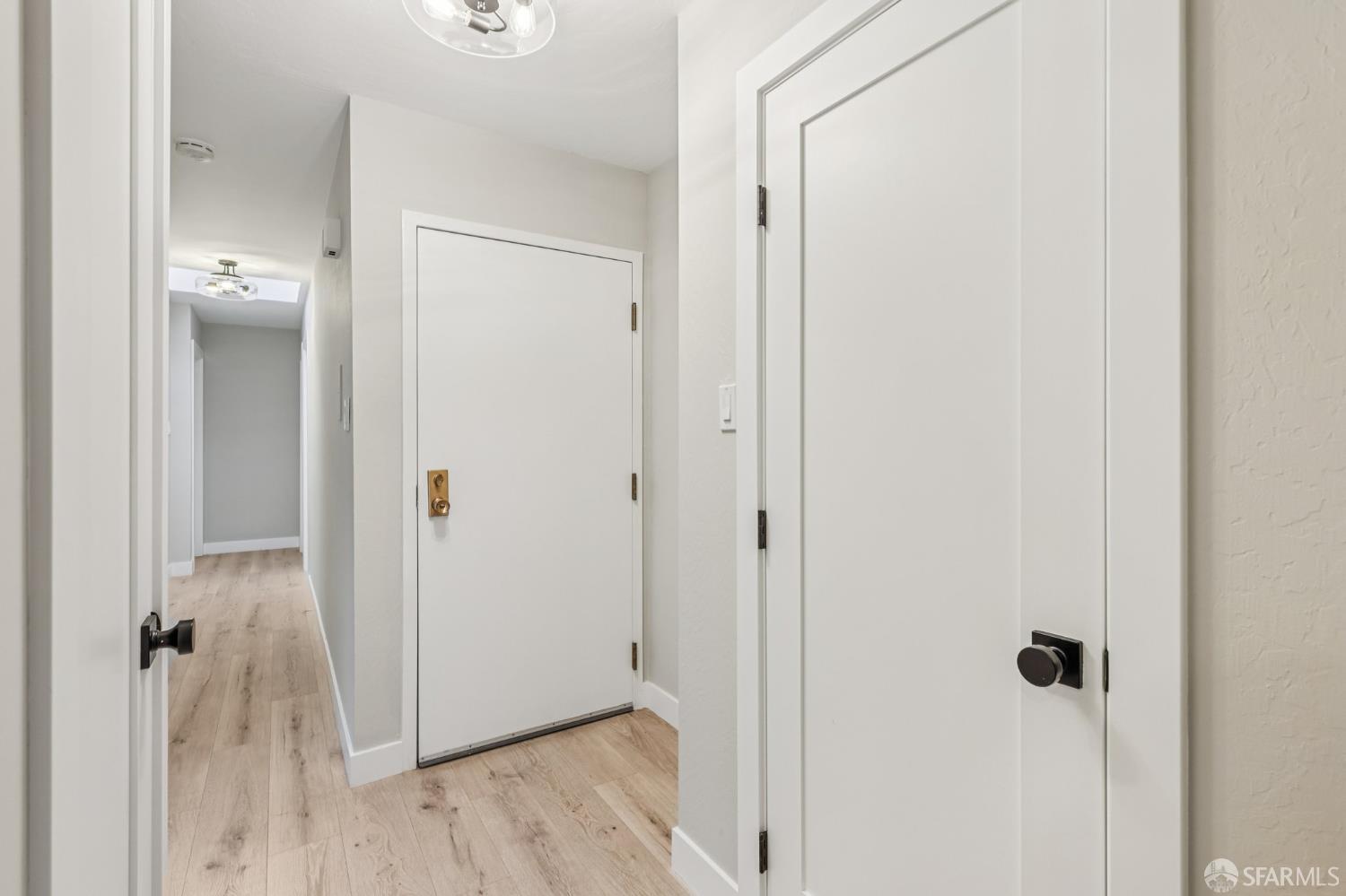 Detail Gallery Image 11 of 29 For 159 Carl St #3,  San Francisco,  CA 94117 - 3 Beds | 2 Baths