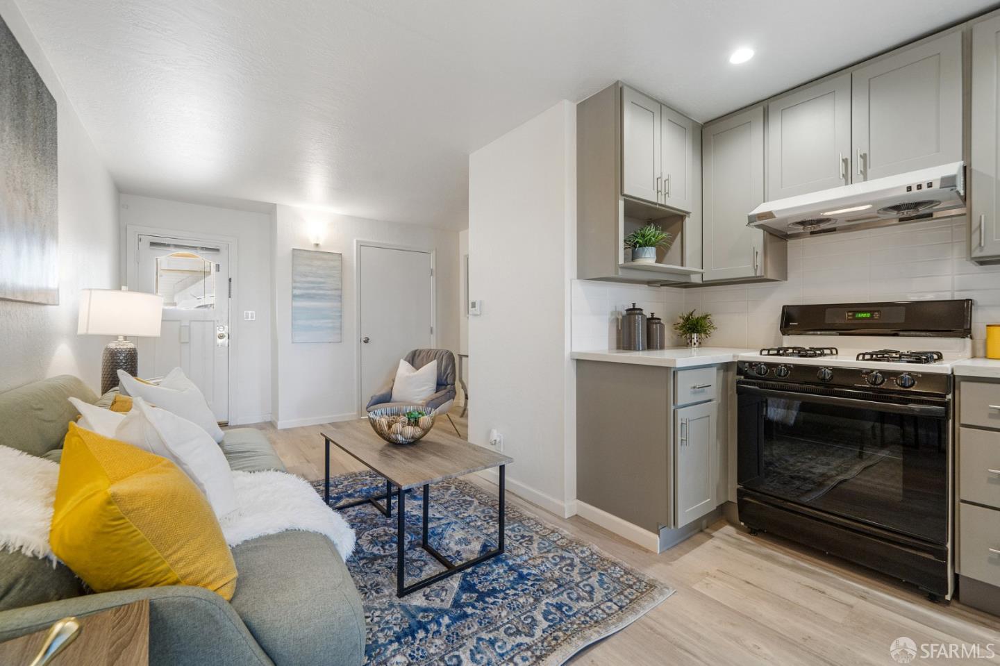 Detail Gallery Image 13 of 19 For 28 Shakespeare St, Daly City,  CA 94014 - 4 Beds | 3 Baths