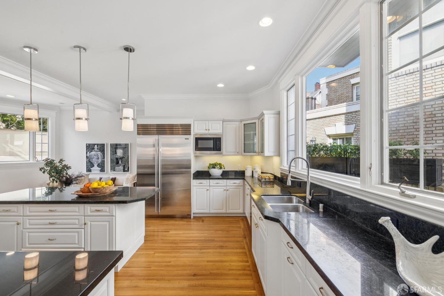 Detail Gallery Image 6 of 66 For 3 Presidio Ter, San Francisco,  CA 94118 - 6 Beds | 5/1 Baths