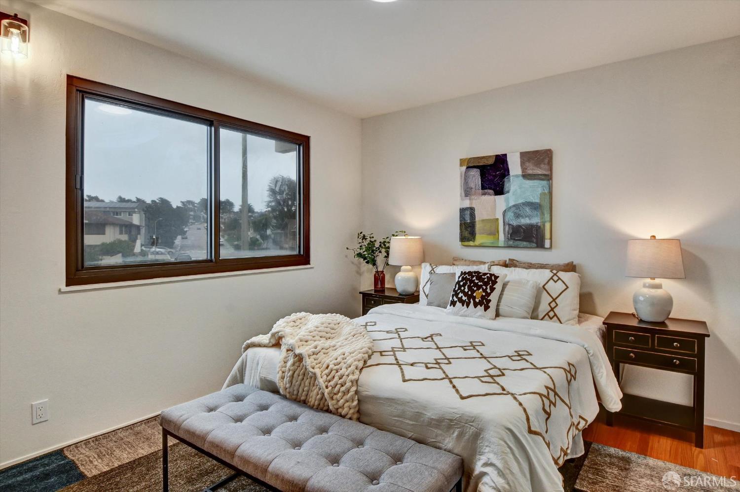 Detail Gallery Image 21 of 43 For 635 Parkview Cir, Pacifica,  CA 94044 - 4 Beds | 2 Baths