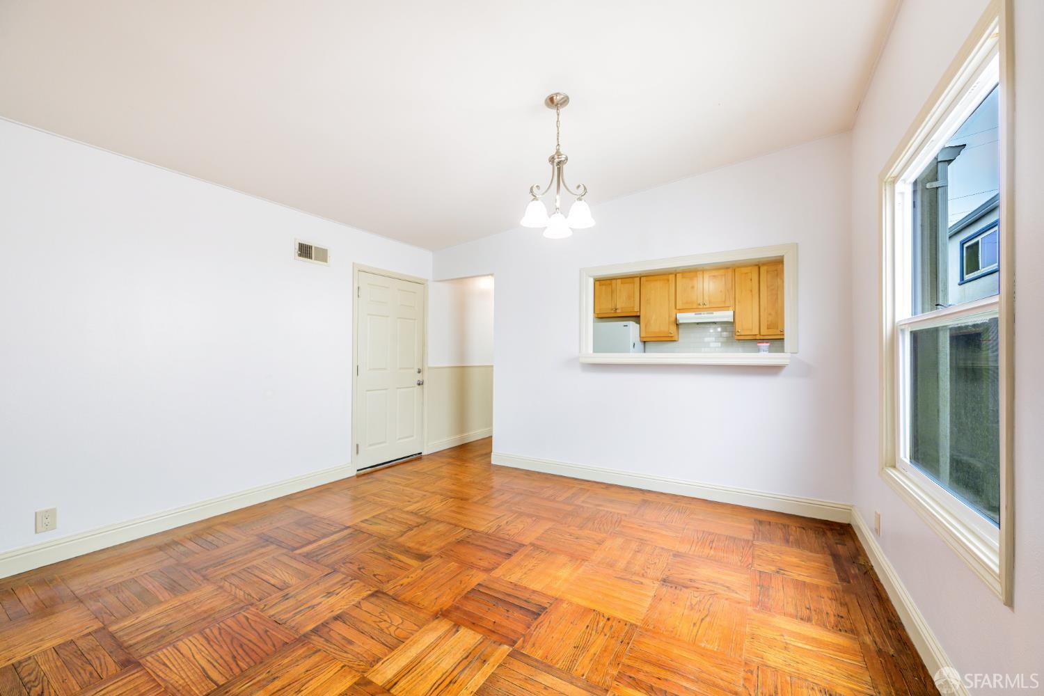 Detail Gallery Image 10 of 43 For 29 Oceanside Dr, Daly City,  CA 94015 - 3 Beds | 2 Baths