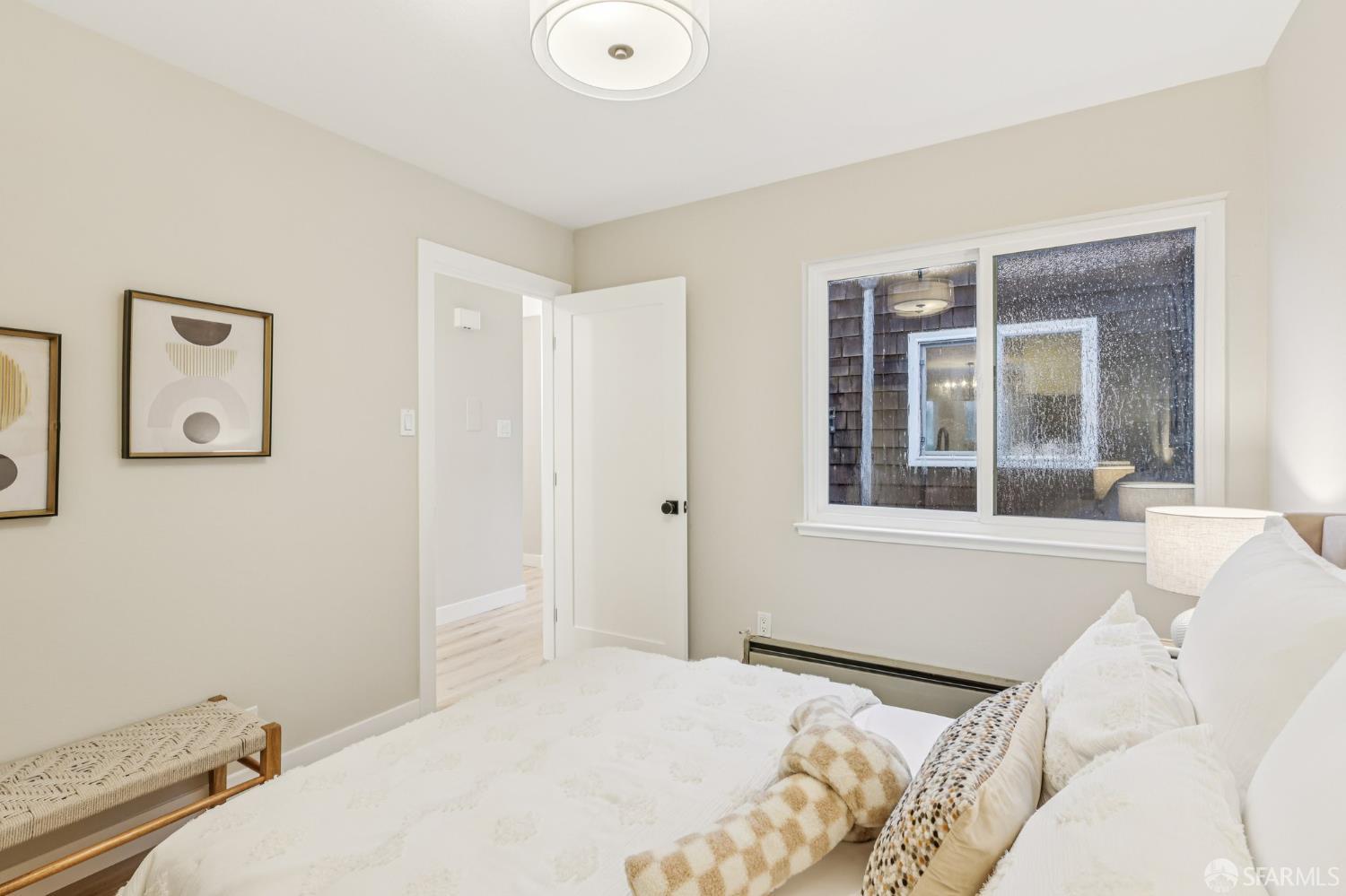 Detail Gallery Image 13 of 29 For 159 Carl St #3,  San Francisco,  CA 94117 - 3 Beds | 2 Baths