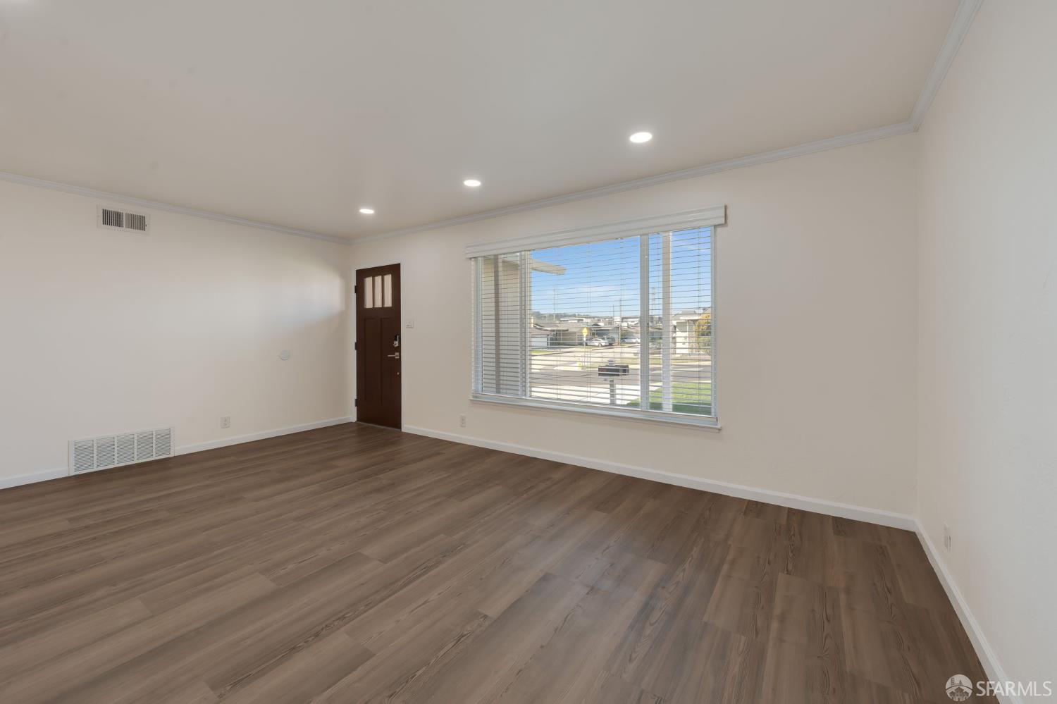 220 Sequoia Avenue photo 9