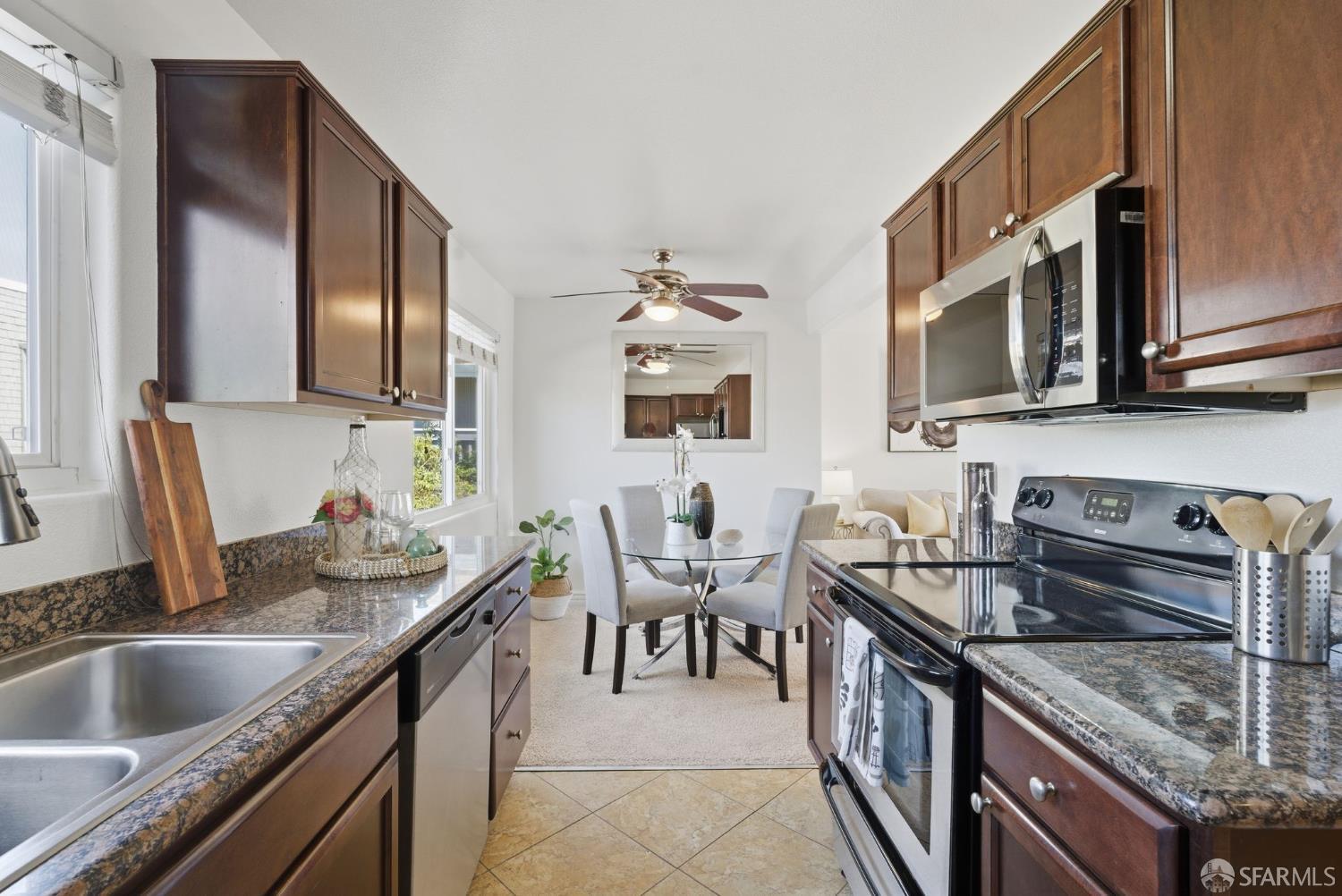 Detail Gallery Image 10 of 67 For 4970 Cherry Ave #211,  San Jose,  CA 95118 - 2 Beds | 1/1 Baths