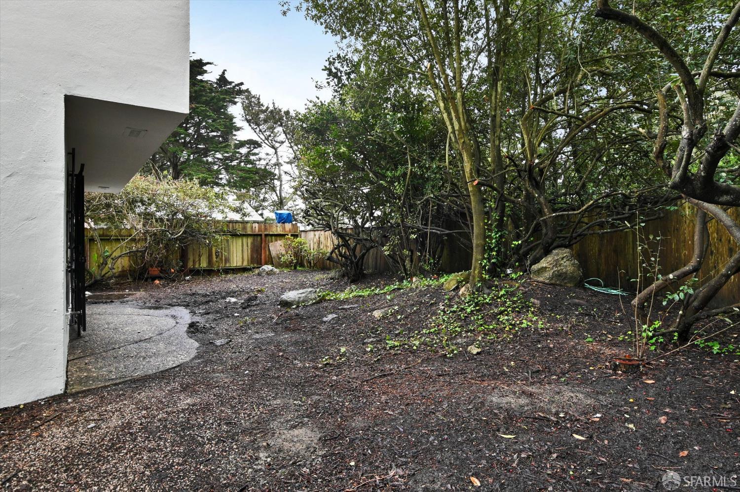 Detail Gallery Image 38 of 43 For 635 Parkview Cir, Pacifica,  CA 94044 - 4 Beds | 2 Baths