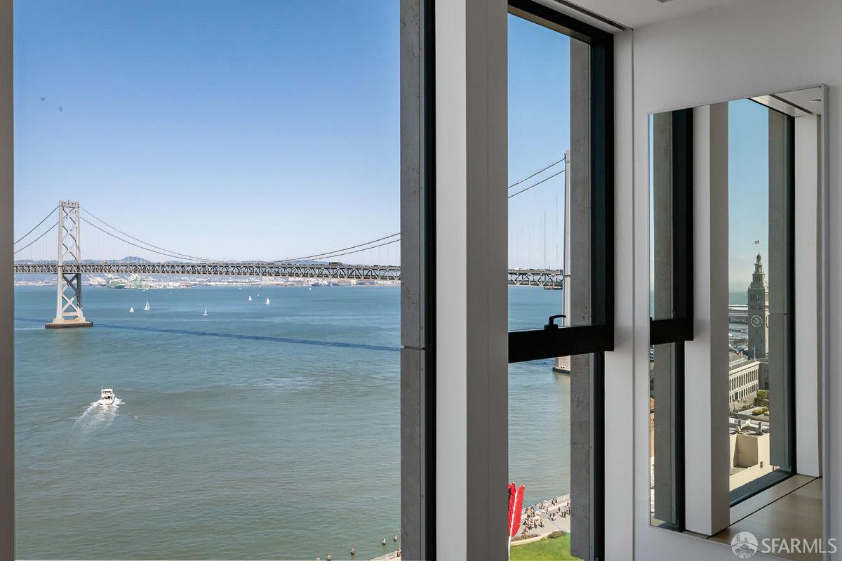 Detail Gallery Image 30 of 78 For 1 Steuart Ln #1901,  San Francisco,  CA 94105 - 3 Beds | 3 Baths