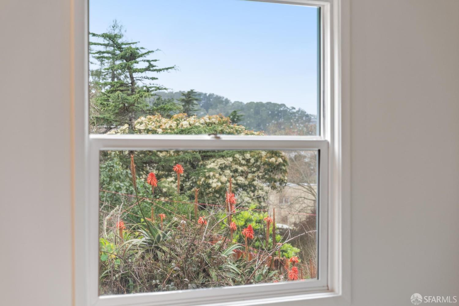 Detail Gallery Image 14 of 25 For 1174 Bowdoin St, San Francisco,  CA 94134 - 2 Beds | 1 Baths