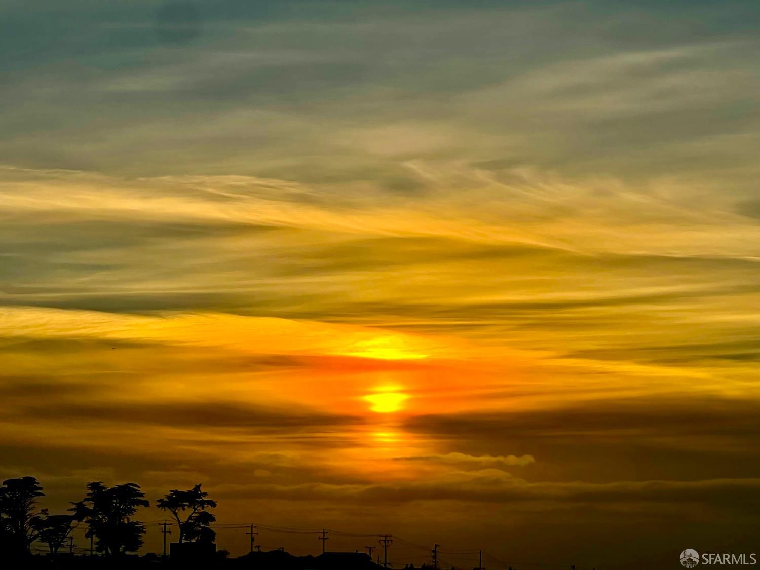 Detail Gallery Image 3 of 92 For 1815 18th Ave, San Francisco,  CA 94122 - 3 Beds | 3/1 Baths