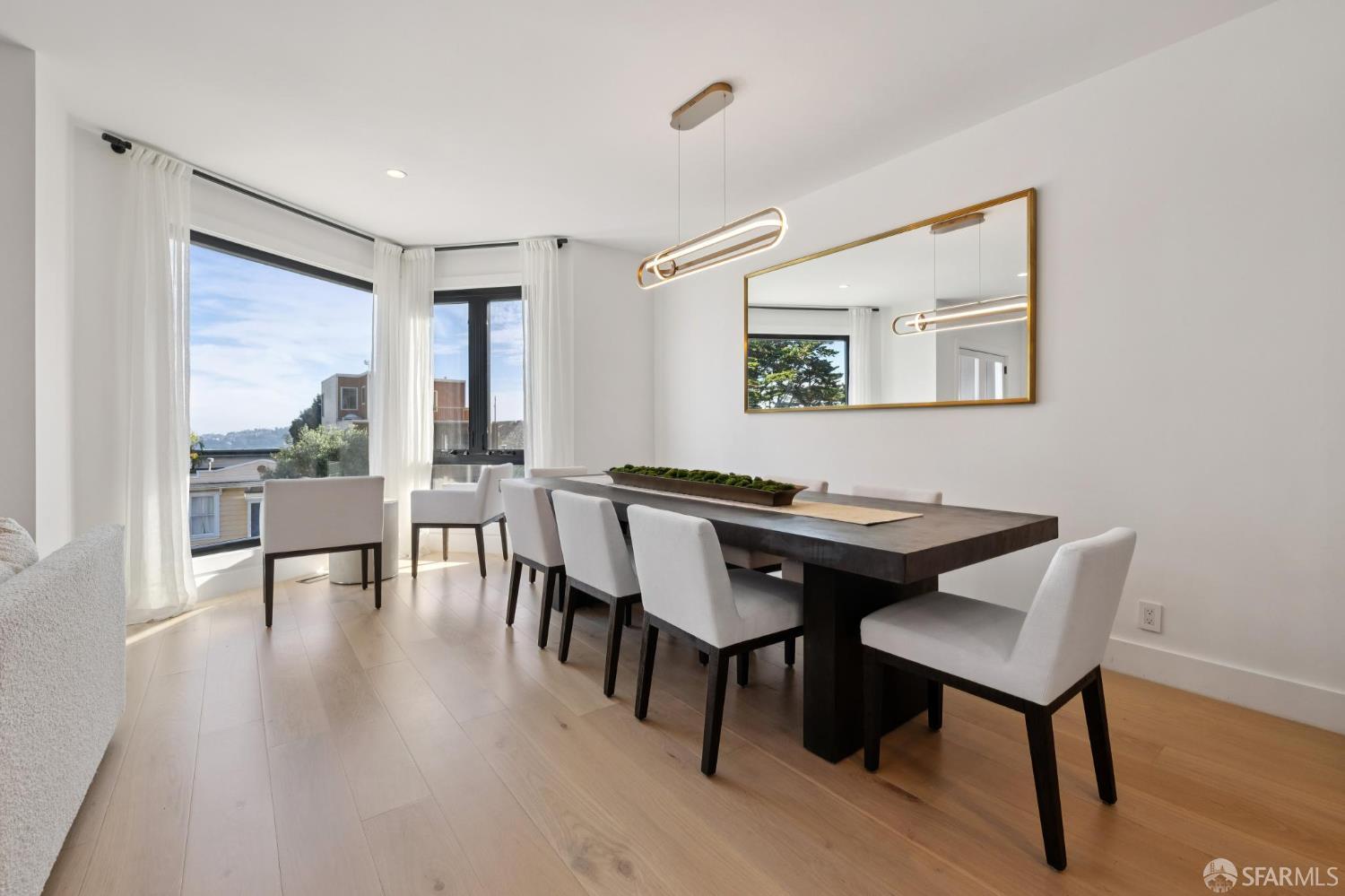 Detail Gallery Image 14 of 44 For 618 Sanchez St, San Francisco,  CA 94114 - 2 Beds | 2/1 Baths