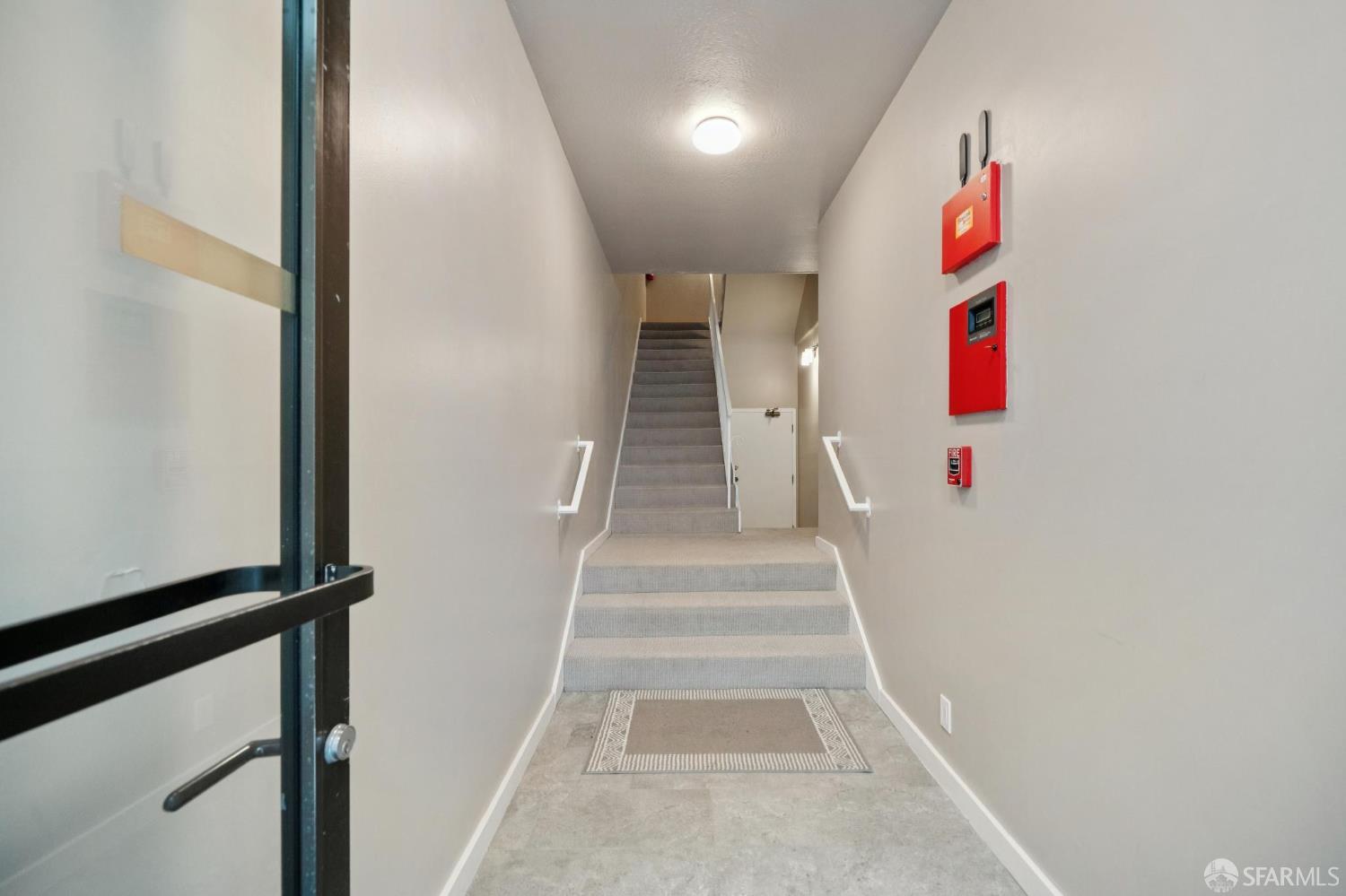 Photo #4: 426102557 Listing: Photo #4