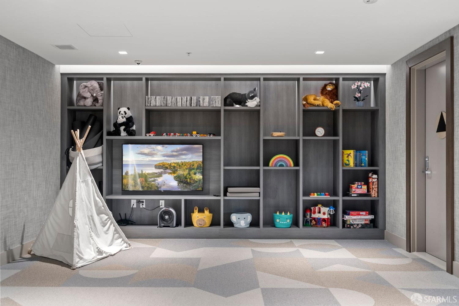 1 Bristol UNIT 201, San Francisco, CA, 94130