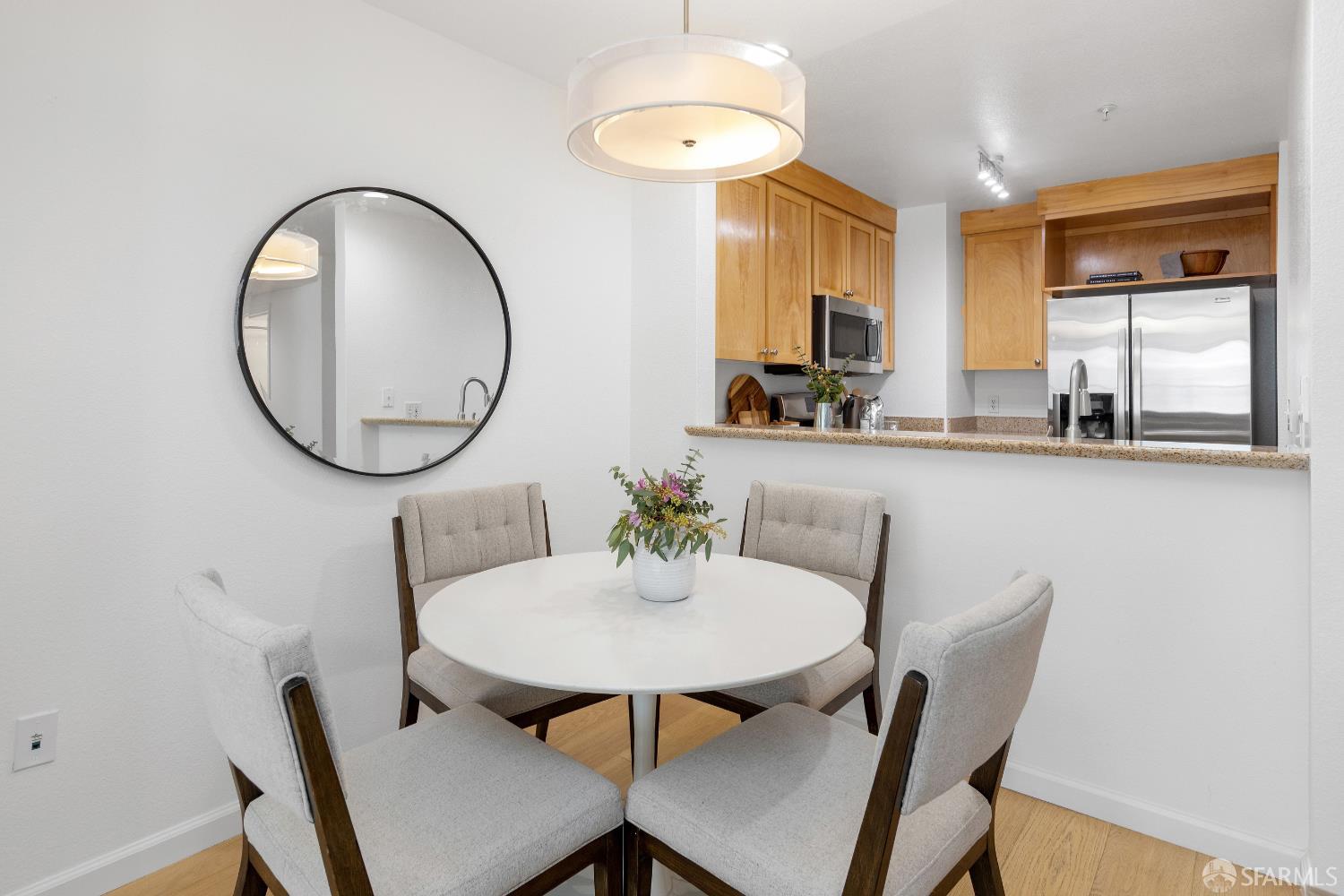 Detail Gallery Image 11 of 31 For 1880 Steiner St #208,  San Francisco,  CA 94115 - 2 Beds | 2 Baths