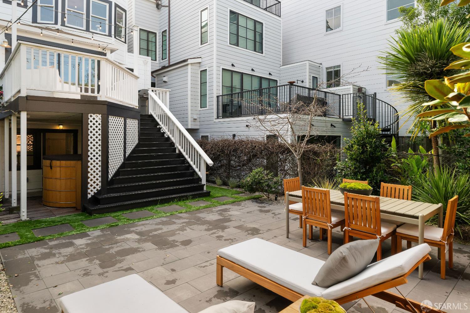 Detail Gallery Image 42 of 48 For 172 Cervantes Blvd, San Francisco,  CA 94123 - 4 Beds | 3/1 Baths