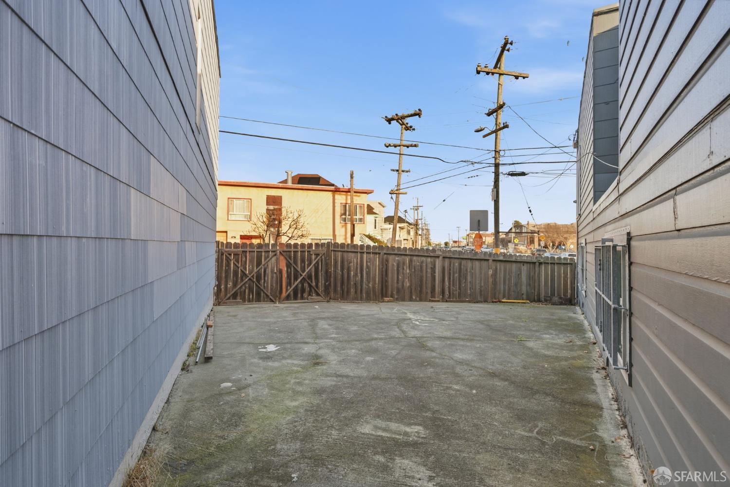 Detail Gallery Image 26 of 32 For 76 Vesta St, San Francisco,  CA 94124 - 3 Beds | 1 Baths