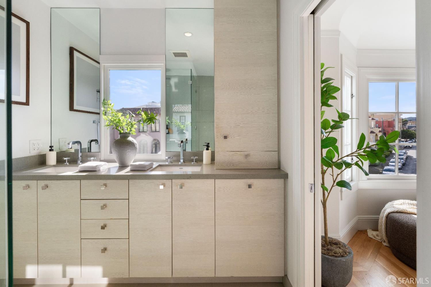 Detail Gallery Image 29 of 48 For 172 Cervantes Blvd, San Francisco,  CA 94123 - 4 Beds | 3/1 Baths