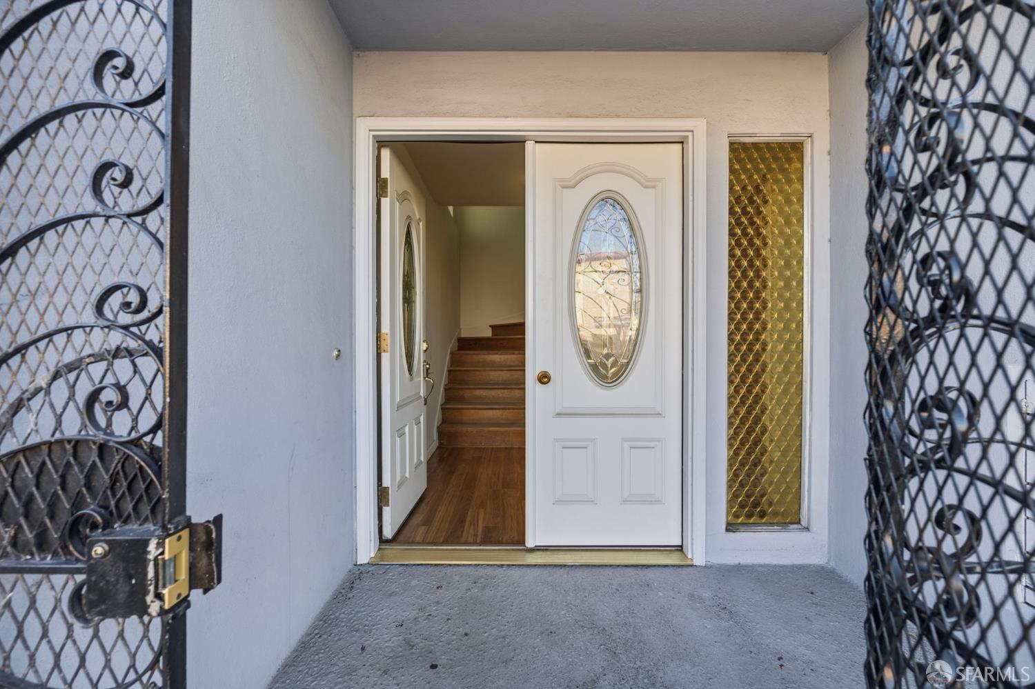 Detail Gallery Image 2 of 32 For 76 Vesta St, San Francisco,  CA 94124 - 3 Beds | 1 Baths
