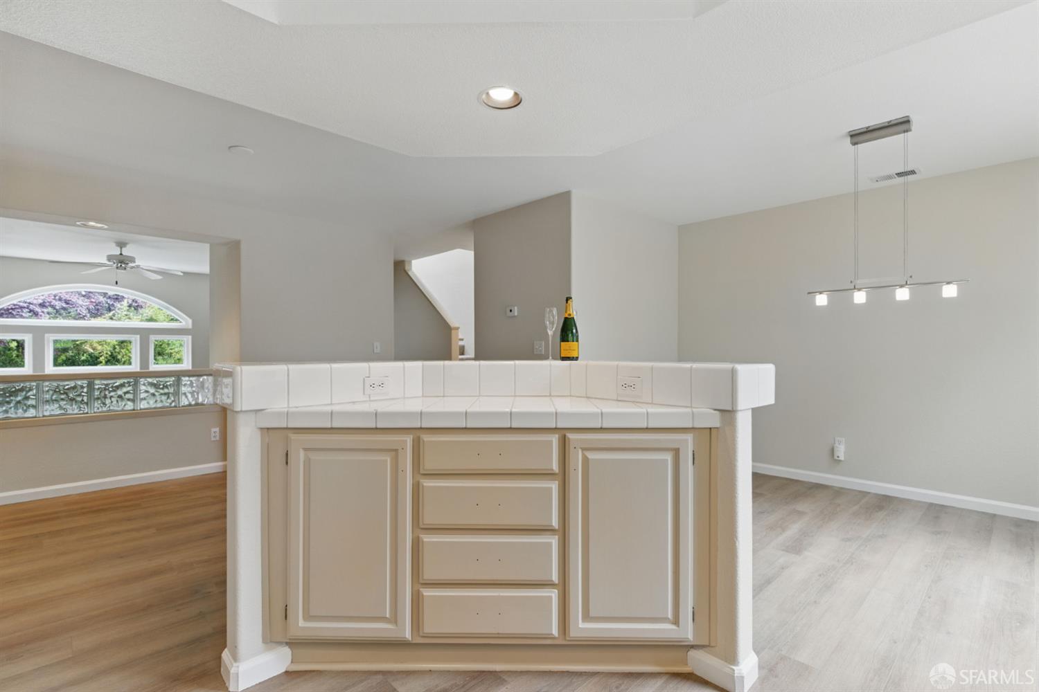 Detail Gallery Image 16 of 30 For 55 Erin Ln, Half Moon Bay,  CA 94019 - 2 Beds | 2/1 Baths