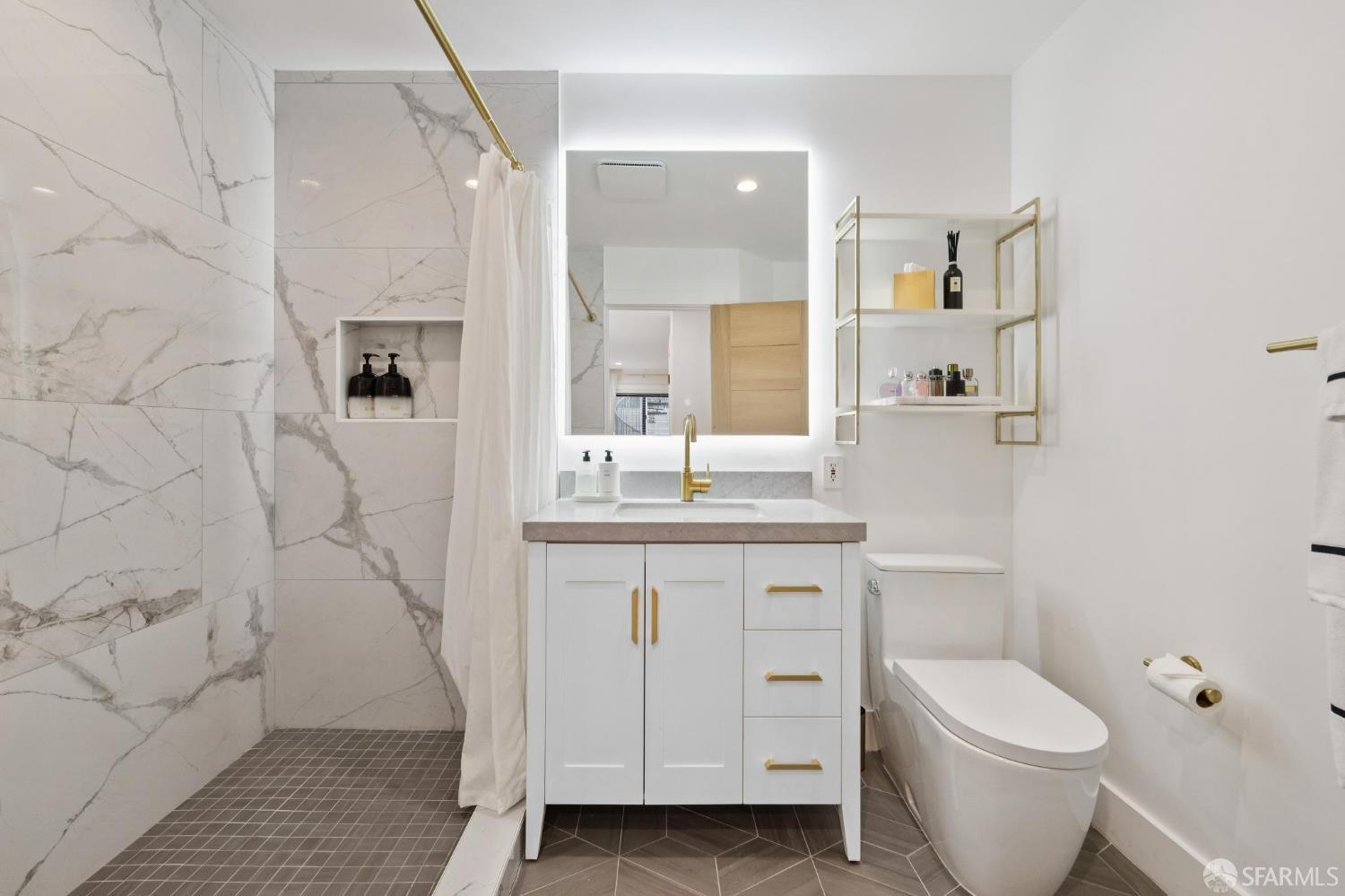 Detail Gallery Image 31 of 44 For 618 Sanchez St, San Francisco,  CA 94114 - 2 Beds | 2/1 Baths