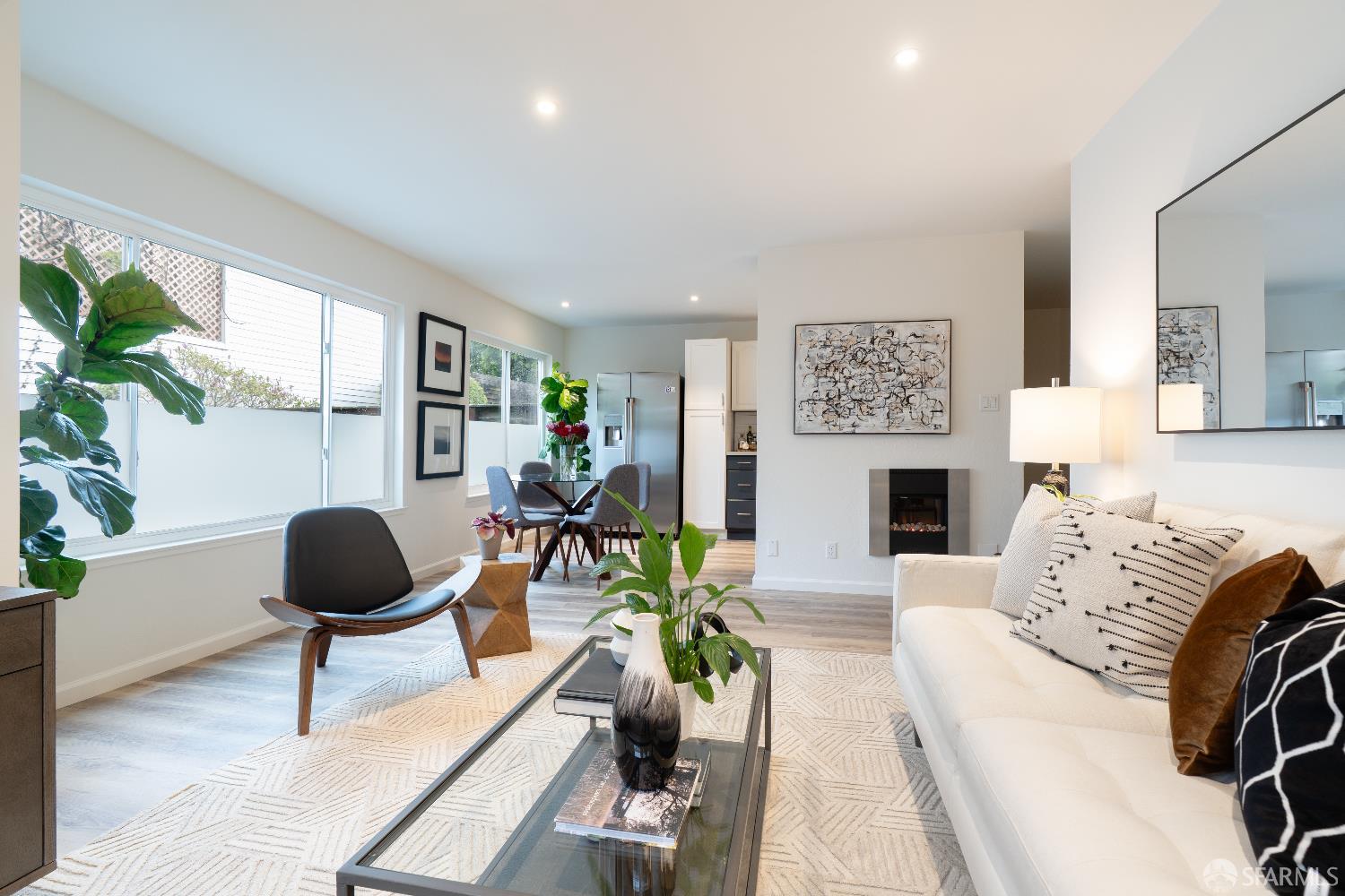 Photo #1: 426100122 Listing: Photo #1