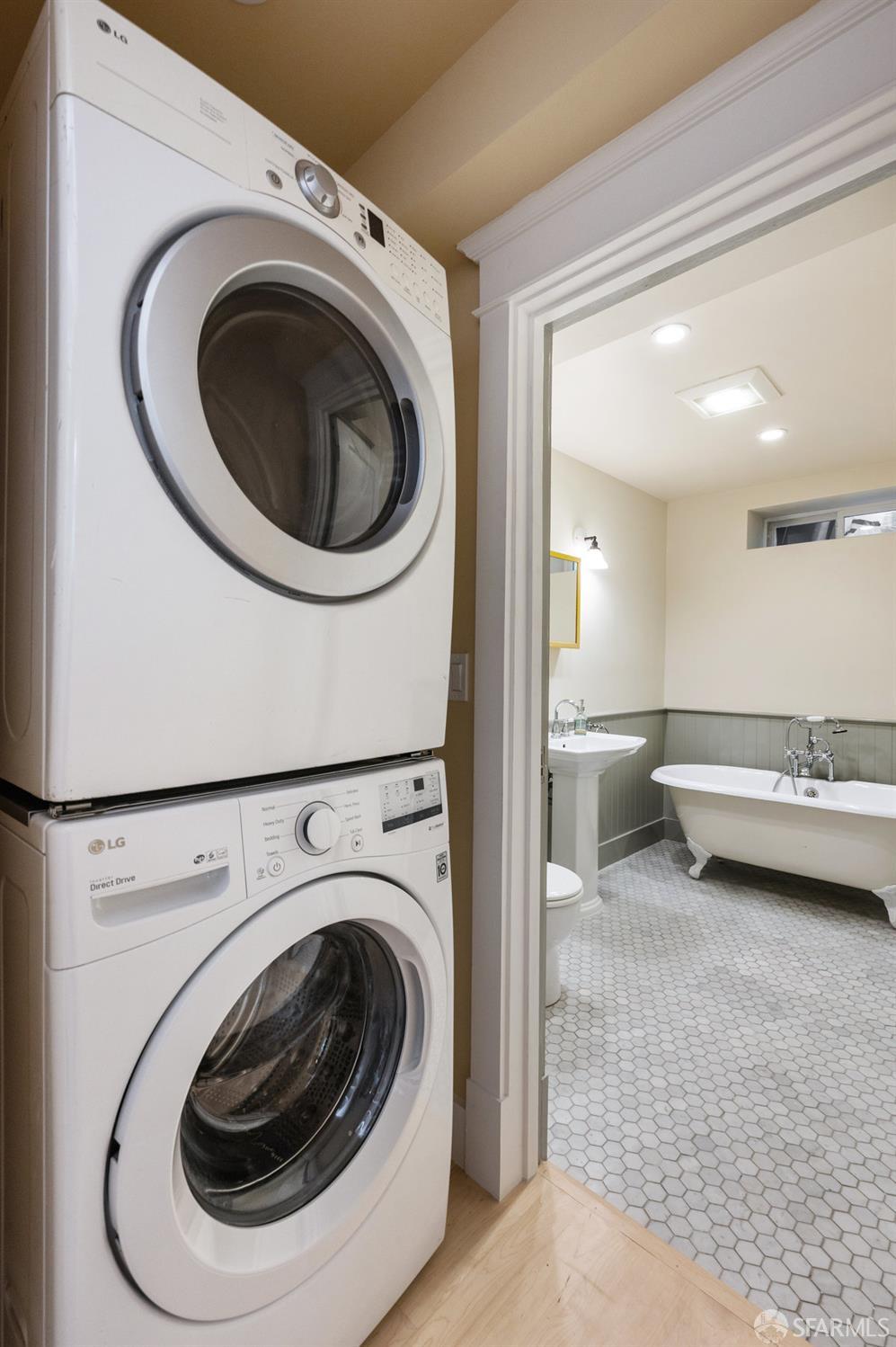 Detail Gallery Image 14 of 15 For 133 Lundys Ln, San Francisco,  CA 94110 - 3 Beds | 2 Baths