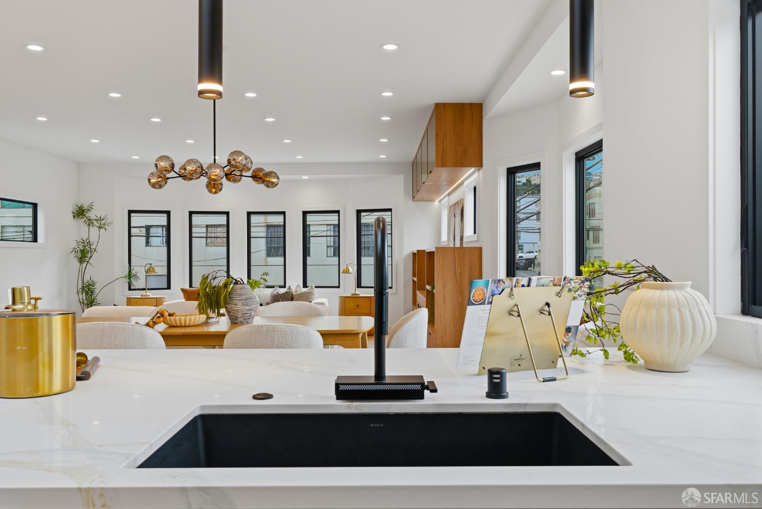 Detail Gallery Image 18 of 64 For 1495 21st Ave, San Francisco,  CA 94122 - 4 Beds | 4 Baths