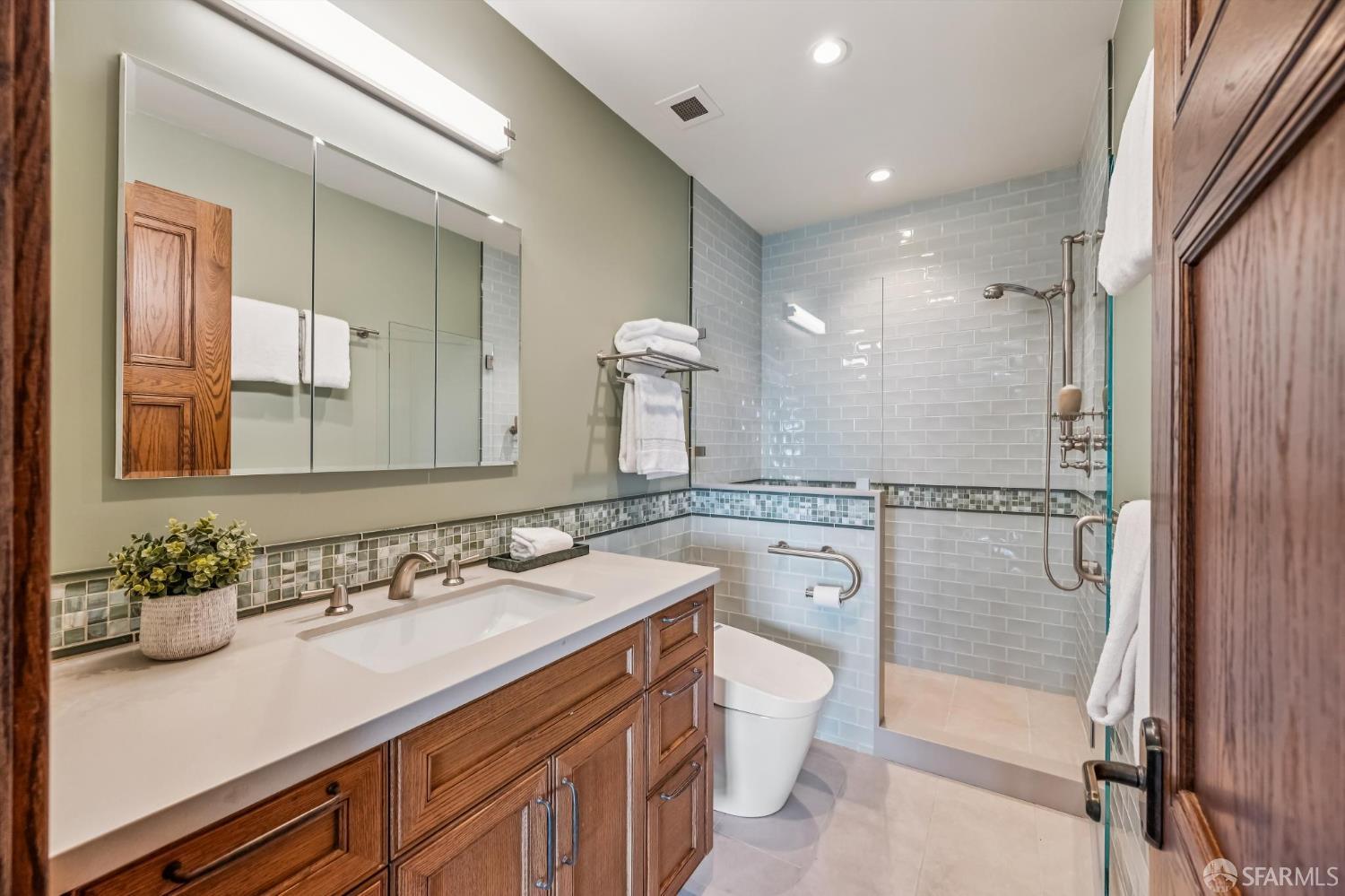 Detail Gallery Image 35 of 53 For 1200 California St 16b,  San Francisco,  CA 94109 - 2 Beds | 2 Baths