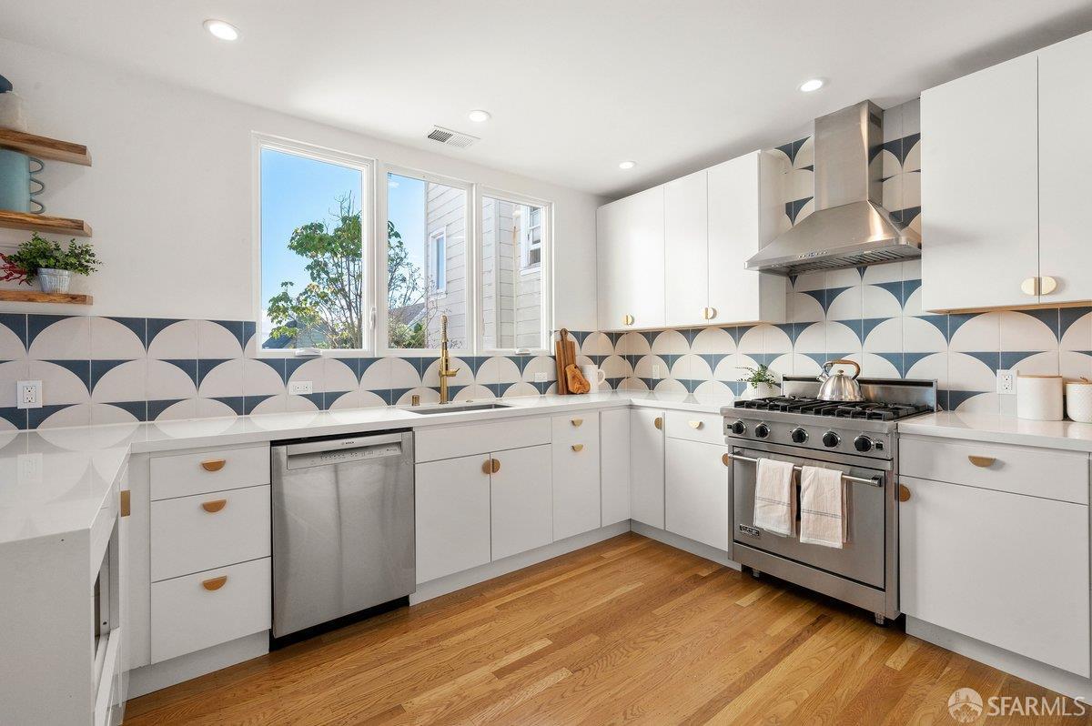 Detail Gallery Image 21 of 75 For 567 Kansas St, San Francisco,  CA 94107 - 3 Beds | 2 Baths