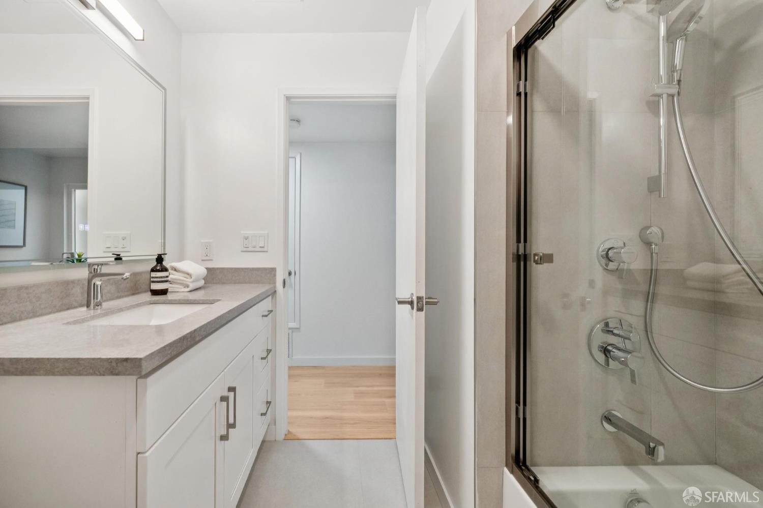 Photo #30: 426102557 Listing: Photo #30