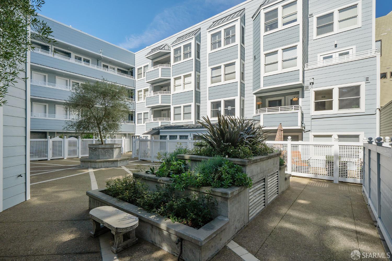 Detail Gallery Image 22 of 31 For 1880 Steiner St #208,  San Francisco,  CA 94115 - 2 Beds | 2 Baths