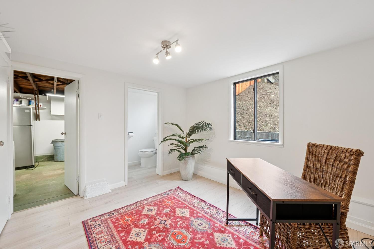 Detail Gallery Image 18 of 25 For 1174 Bowdoin St, San Francisco,  CA 94134 - 2 Beds | 1 Baths