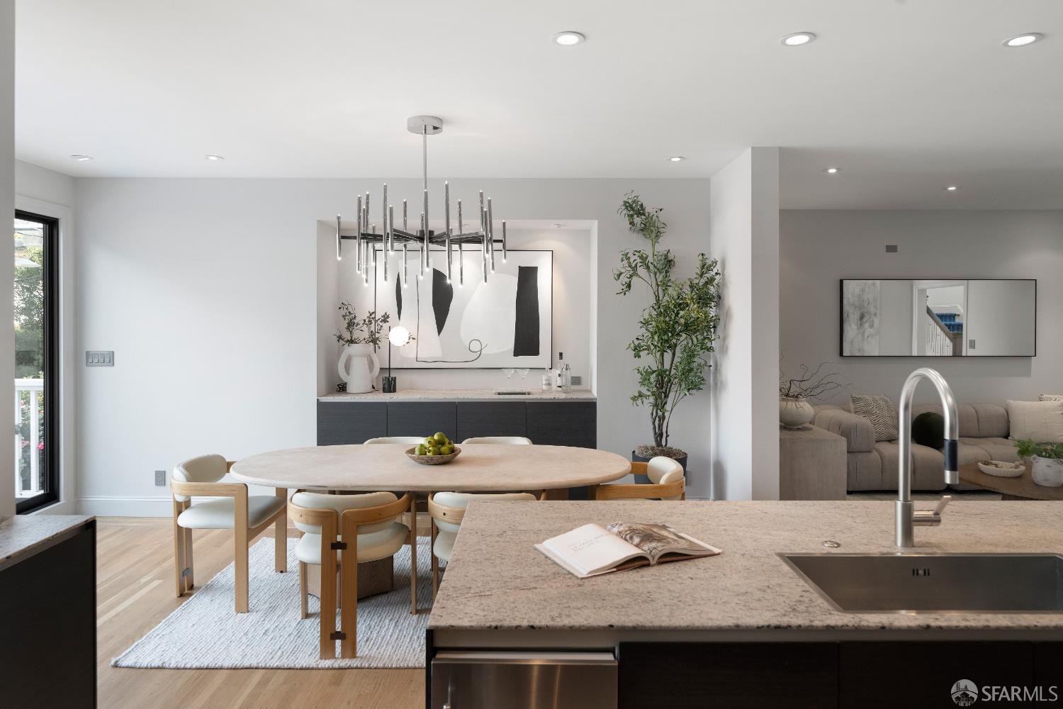 Detail Gallery Image 14 of 48 For 172 Cervantes Blvd, San Francisco,  CA 94123 - 4 Beds | 3/1 Baths