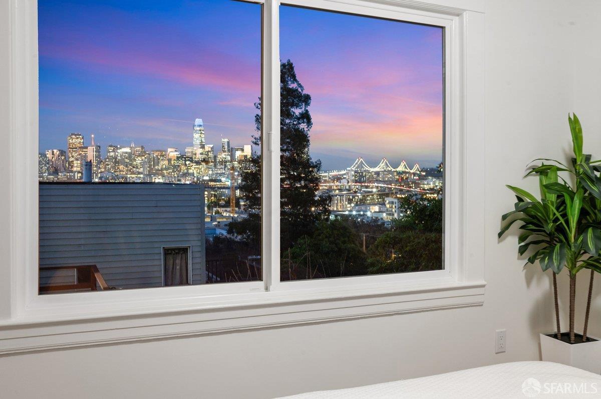 Detail Gallery Image 2 of 75 For 567 Kansas St, San Francisco,  CA 94107 - 3 Beds | 2 Baths