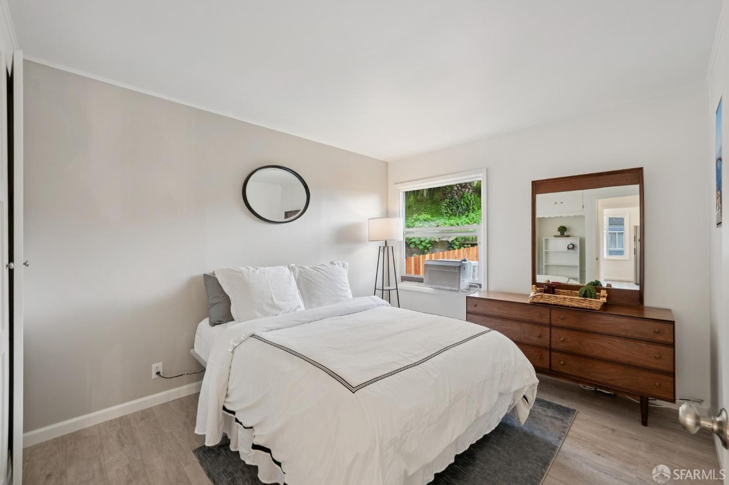 Detail Gallery Image 10 of 25 For 1174 Bowdoin St, San Francisco,  CA 94134 - 2 Beds | 1 Baths