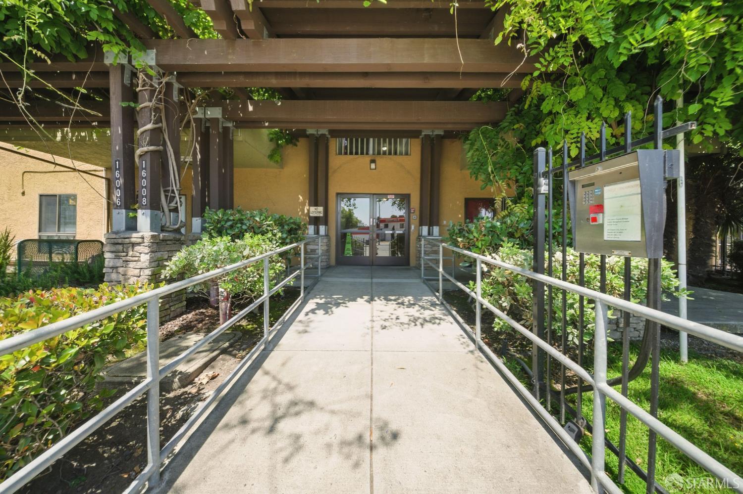 Detail Gallery Image 17 of 17 For 16006 E 14th St #101,  San Leandro,  CA 94578 - 2 Beds | 1 Baths