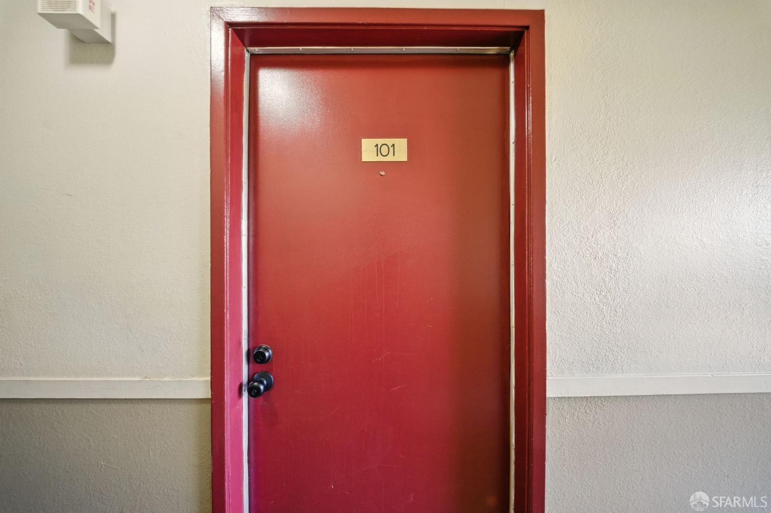 Detail Gallery Image 15 of 17 For 16006 E 14th St #101,  San Leandro,  CA 94578 - 2 Beds | 1 Baths