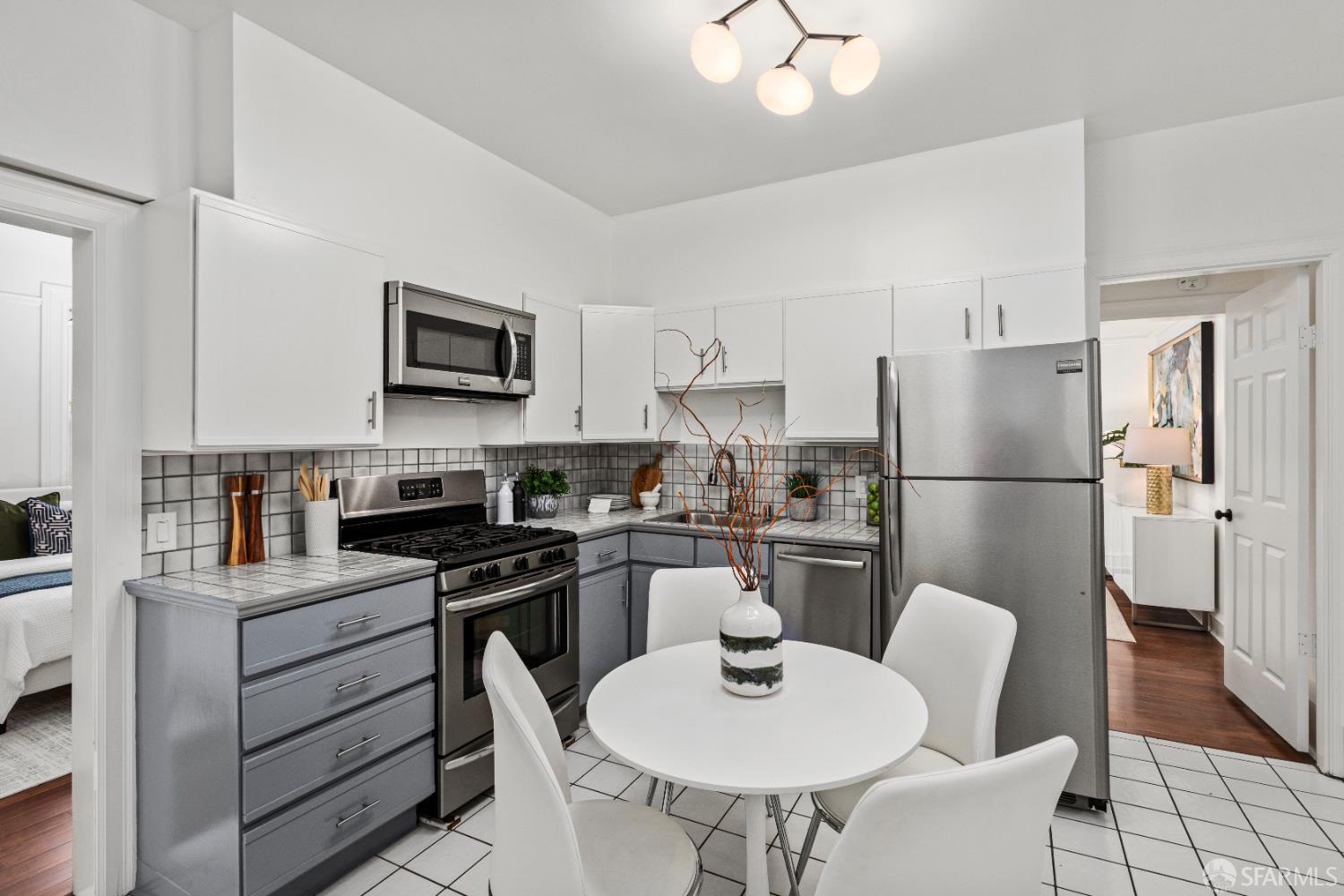 Detail Gallery Image 8 of 89 For 106 Valley St, San Francisco,  CA 94131 - 1 Beds | 1 Baths