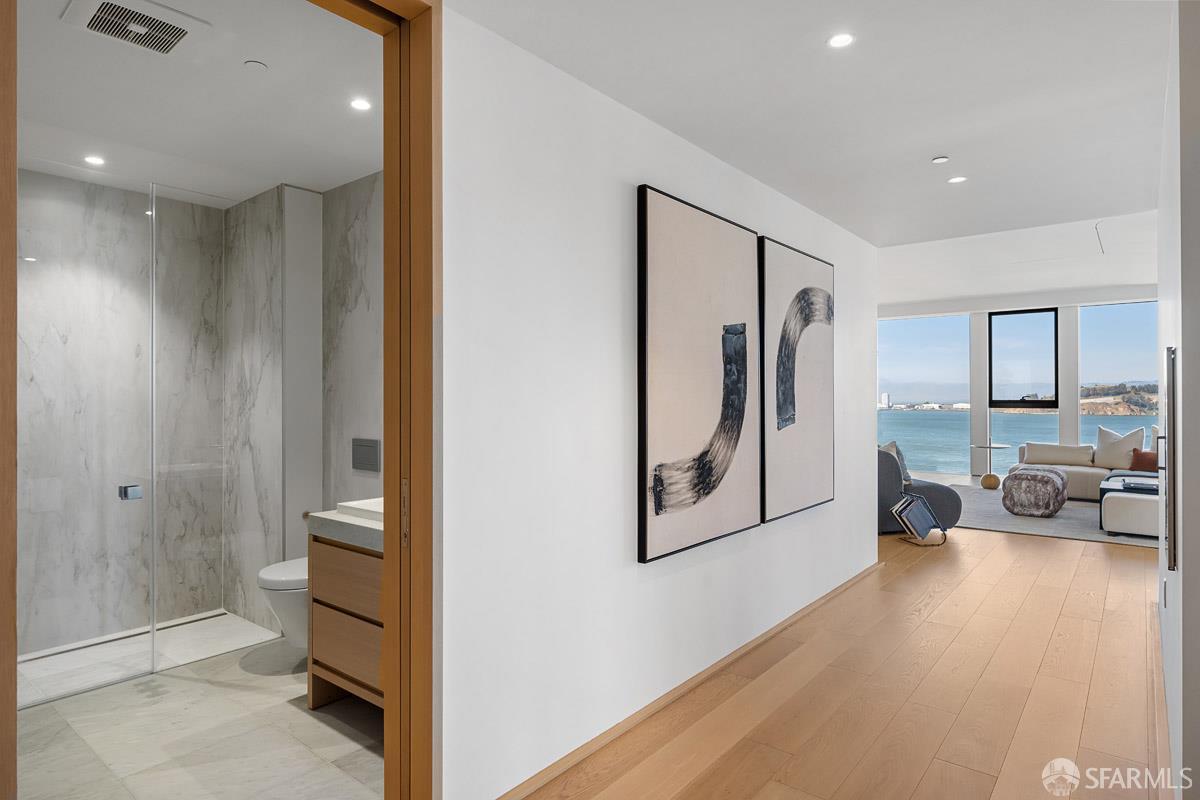 Detail Gallery Image 54 of 78 For 1 Steuart Ln #1901,  San Francisco,  CA 94105 - 3 Beds | 3 Baths