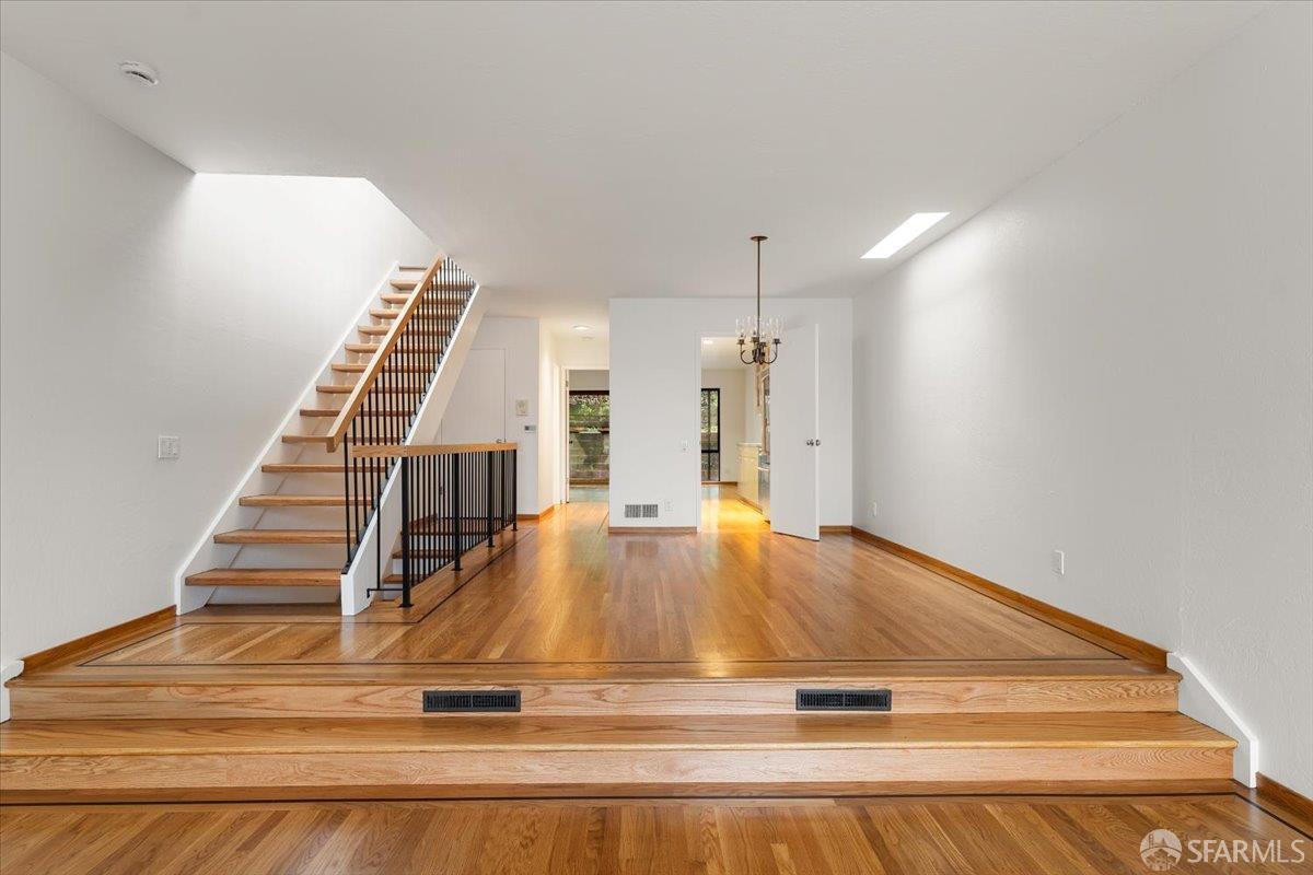 Photo #11: 425092962 Listing: Photo #11