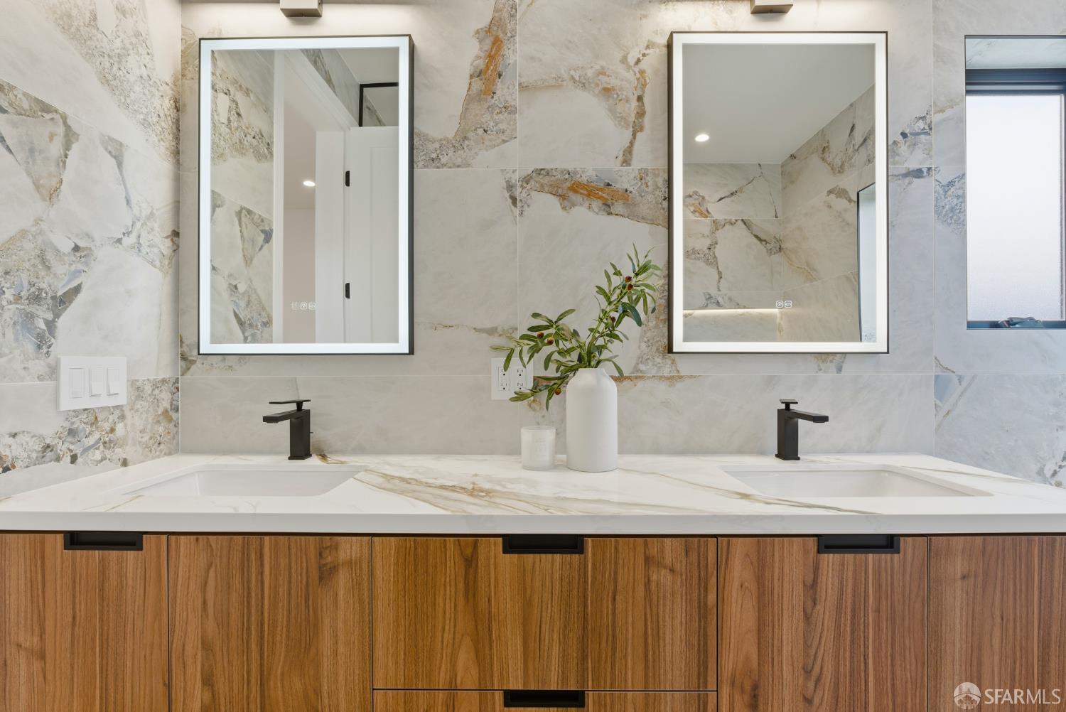 Detail Gallery Image 27 of 64 For 1495 21st Ave, San Francisco,  CA 94122 - 4 Beds | 4 Baths